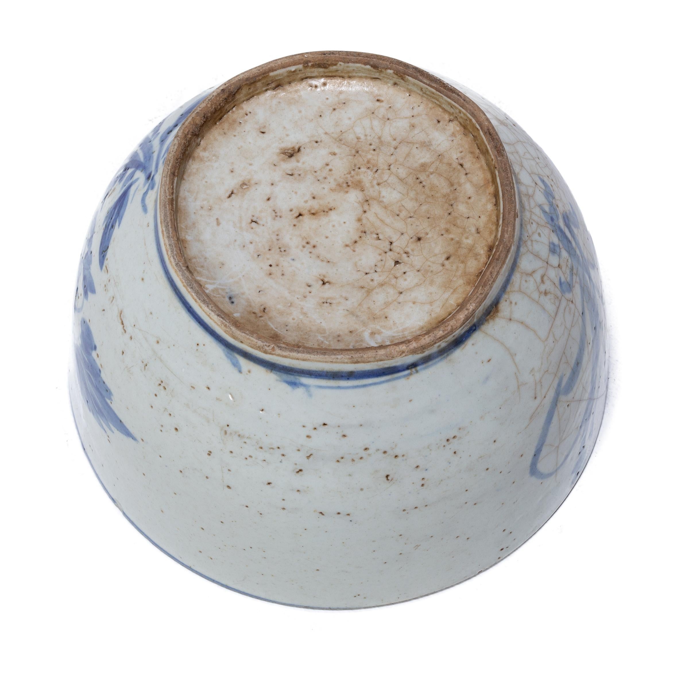 Chinese Blue and White Peony Congee Pot, circa 1900 1