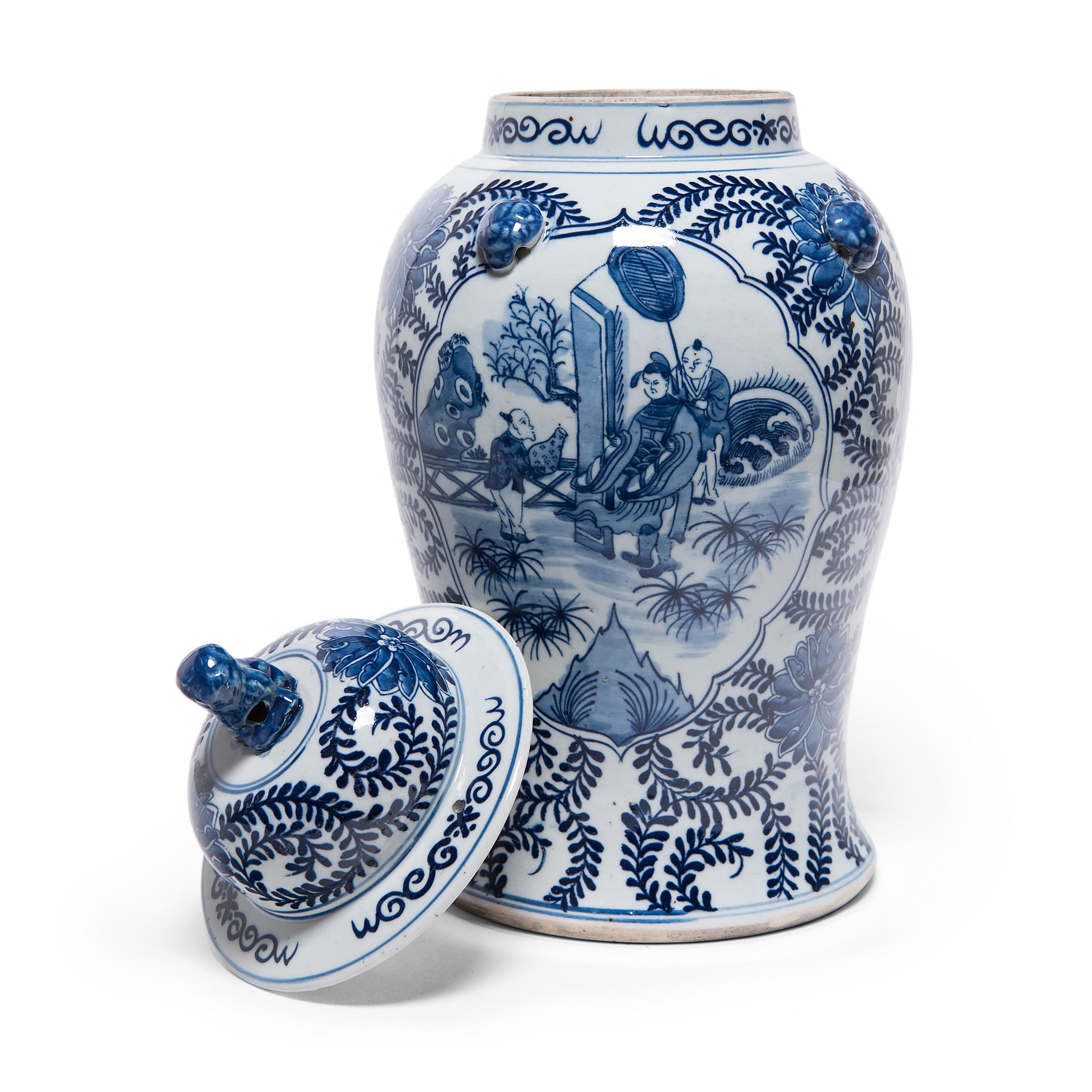 Chinese Blue and White Perpetual Harmony Baluster Jar In Good Condition For Sale In Chicago, IL