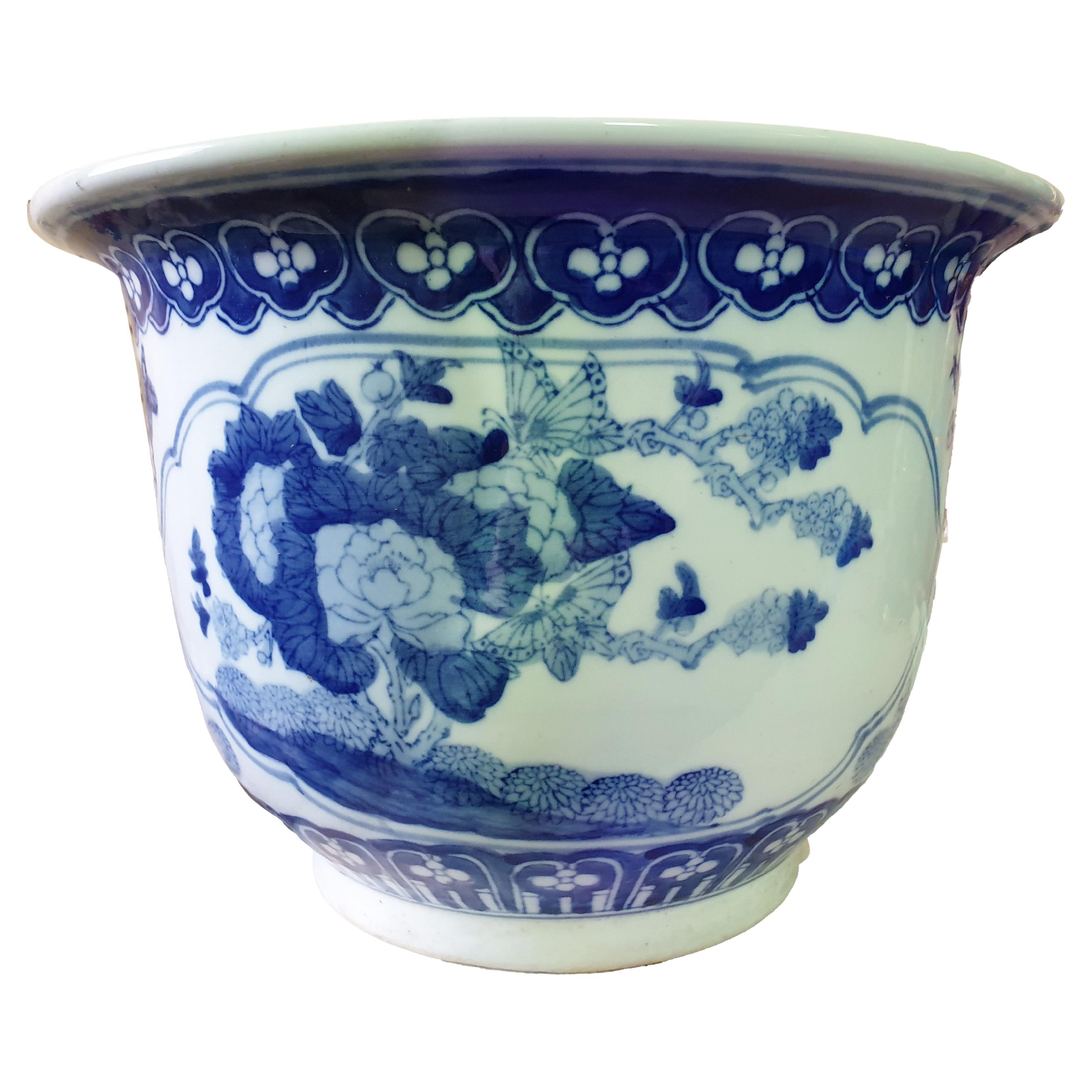 Oriental Chinese Blue and White Planter Porcelain 19th Century Qing Dynasty For Sale