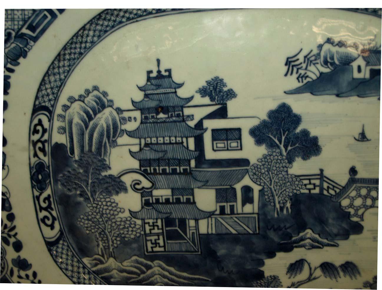 Early 19th Century Chinese Blue and White Platter For Sale