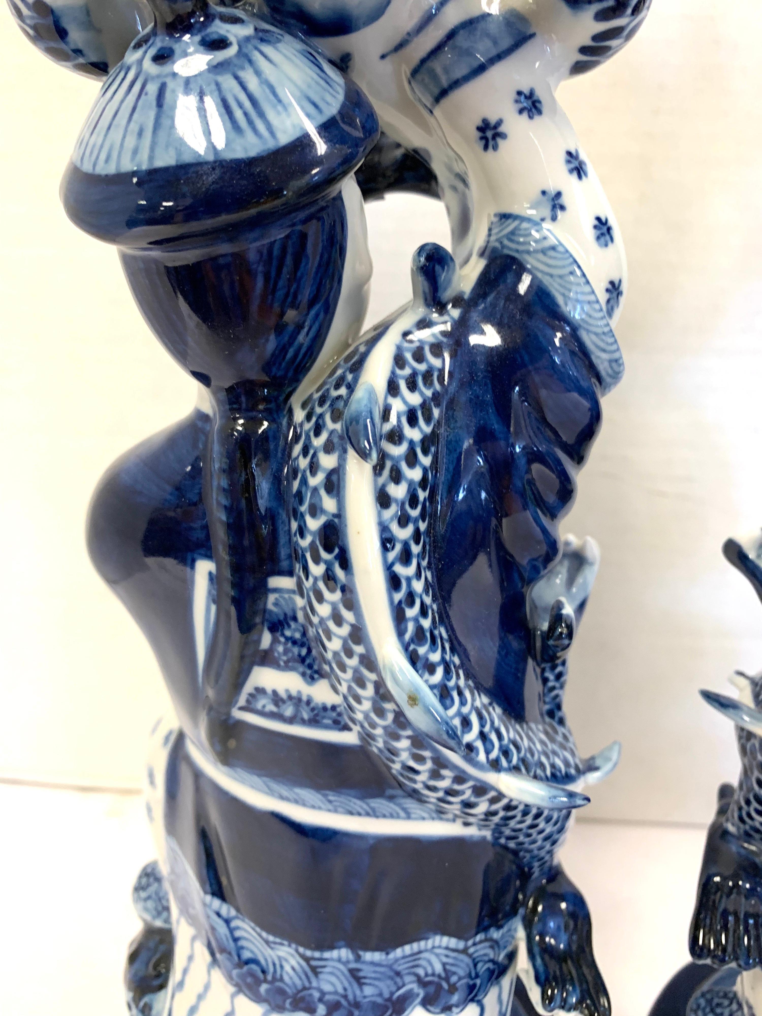 Chinese Blue and White Porcelain Figural Serpentine Candleholders In Excellent Condition In West Hartford, CT