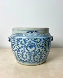 Chinese blue and white porcelain ginger jar - Kangxi period- 17th-18th Century