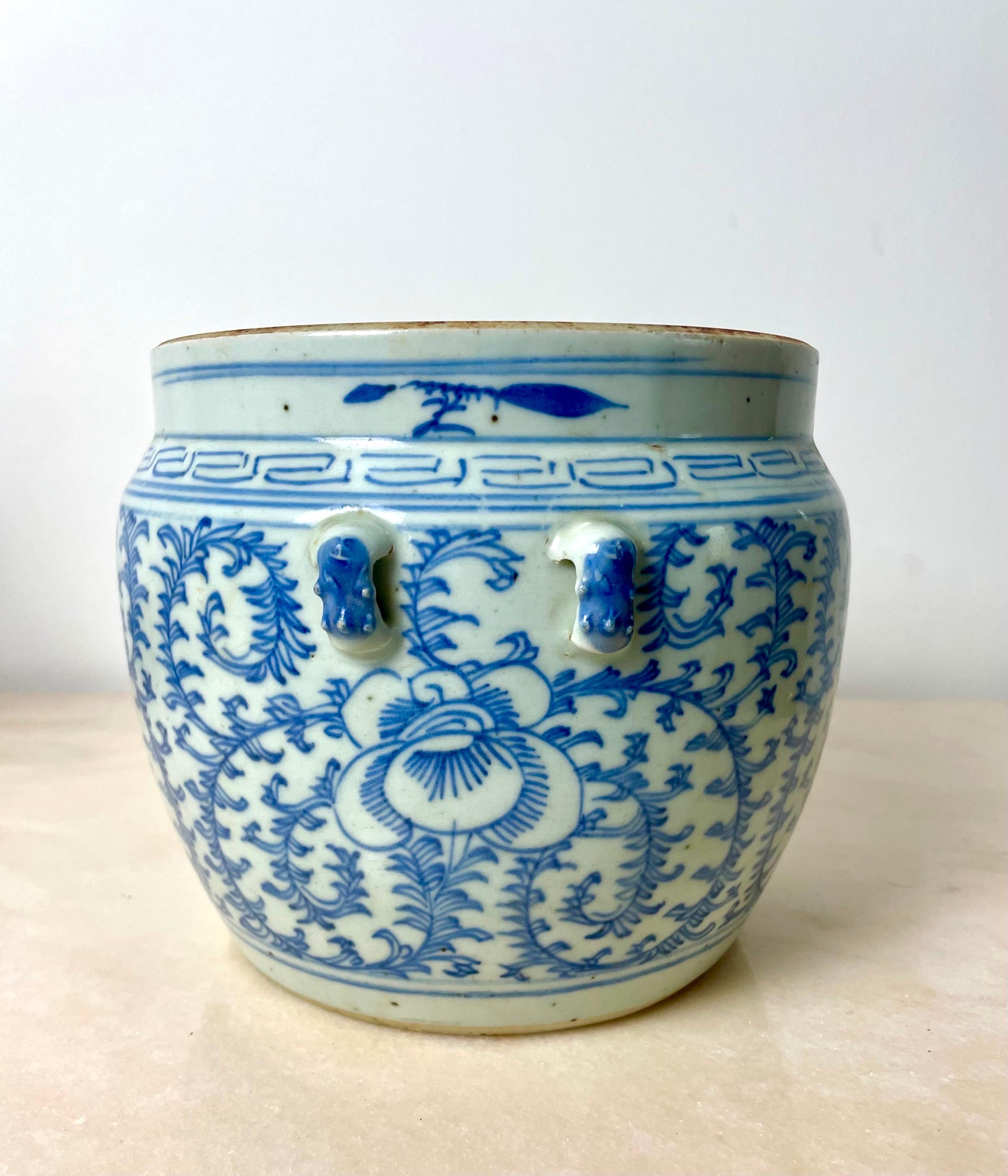 Chinois Pot à gingembre chinois en porcelaine bleu et blanc - Période Kangxi - 17e-18e siècle en vente