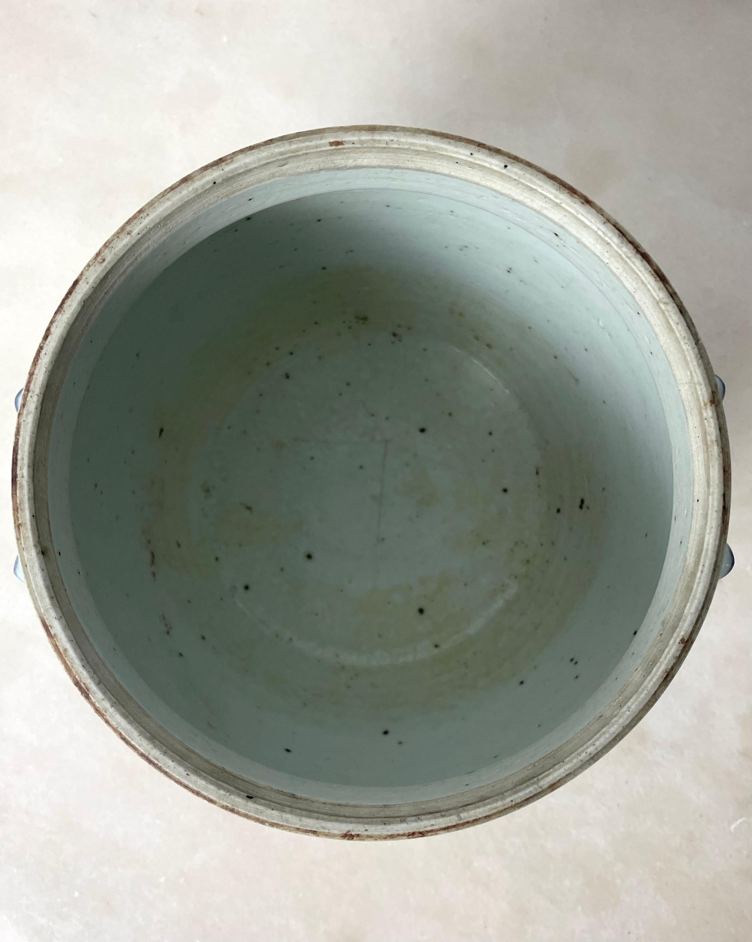 Peint à la main Pot à gingembre chinois en porcelaine bleu et blanc - Période Kangxi - 17e-18e siècle en vente