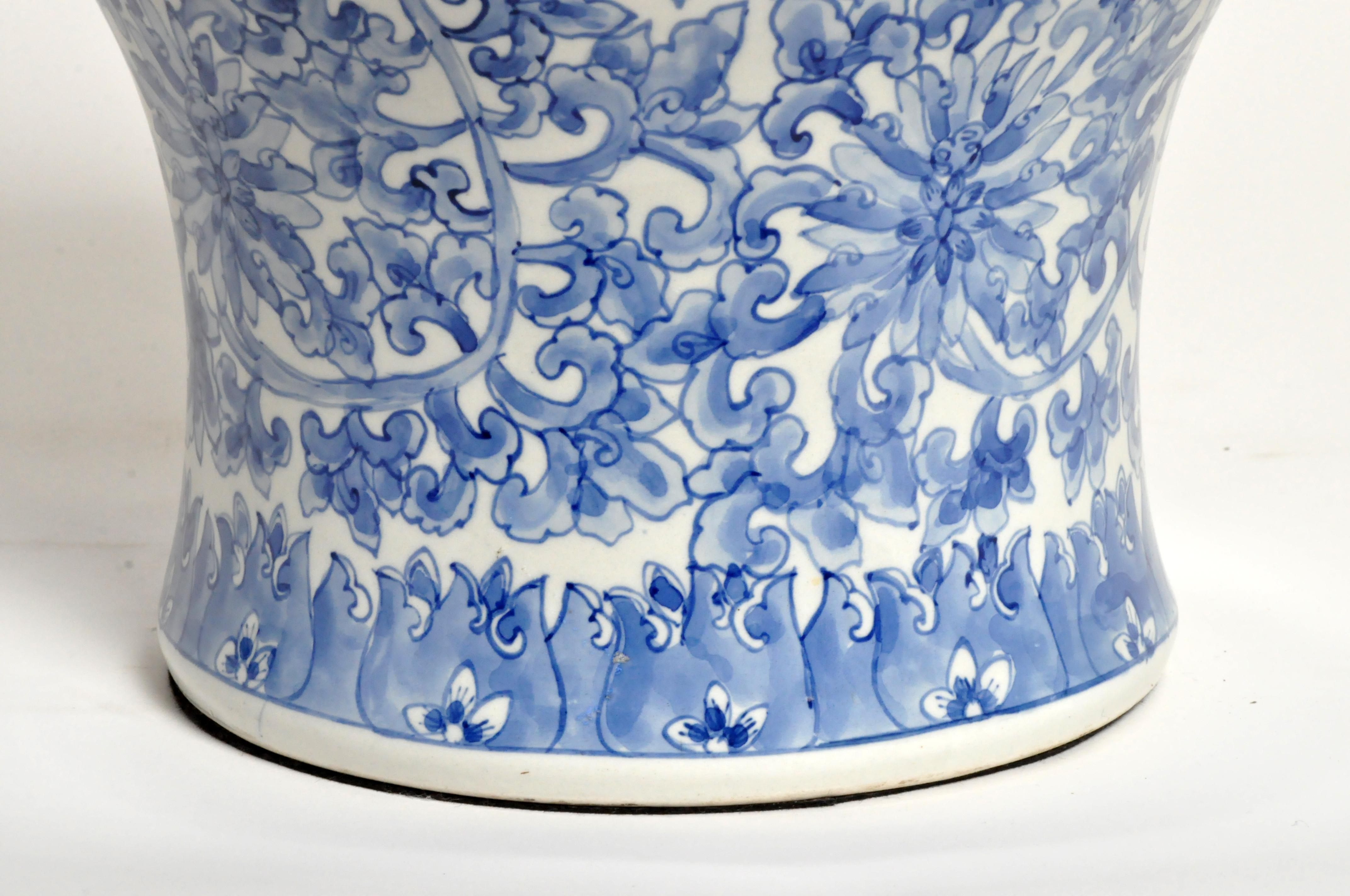 Chinese Blue and White Porcelain Jar with Lid 9