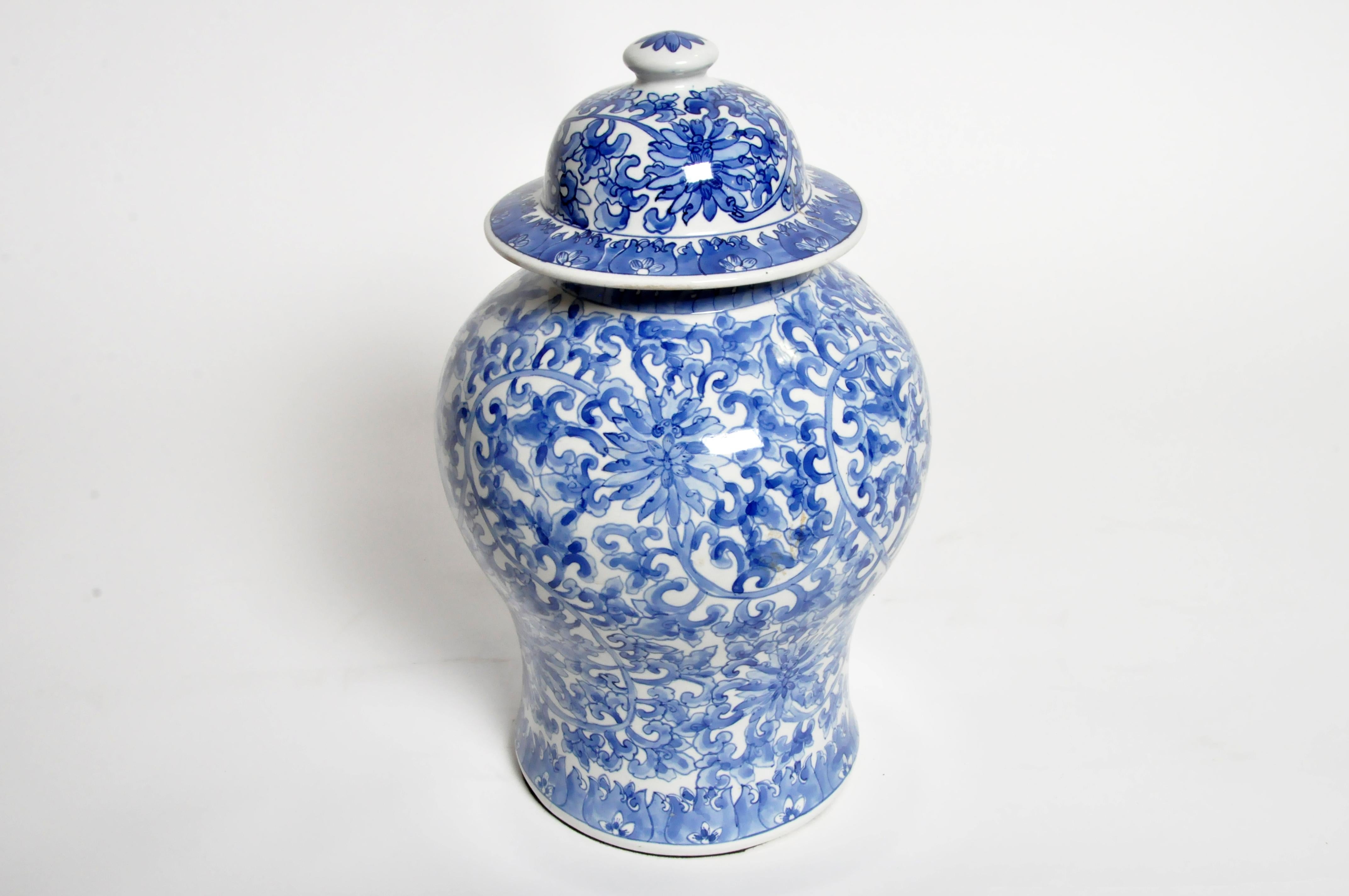 Chinese Blue and White Porcelain Jar with Lid 11