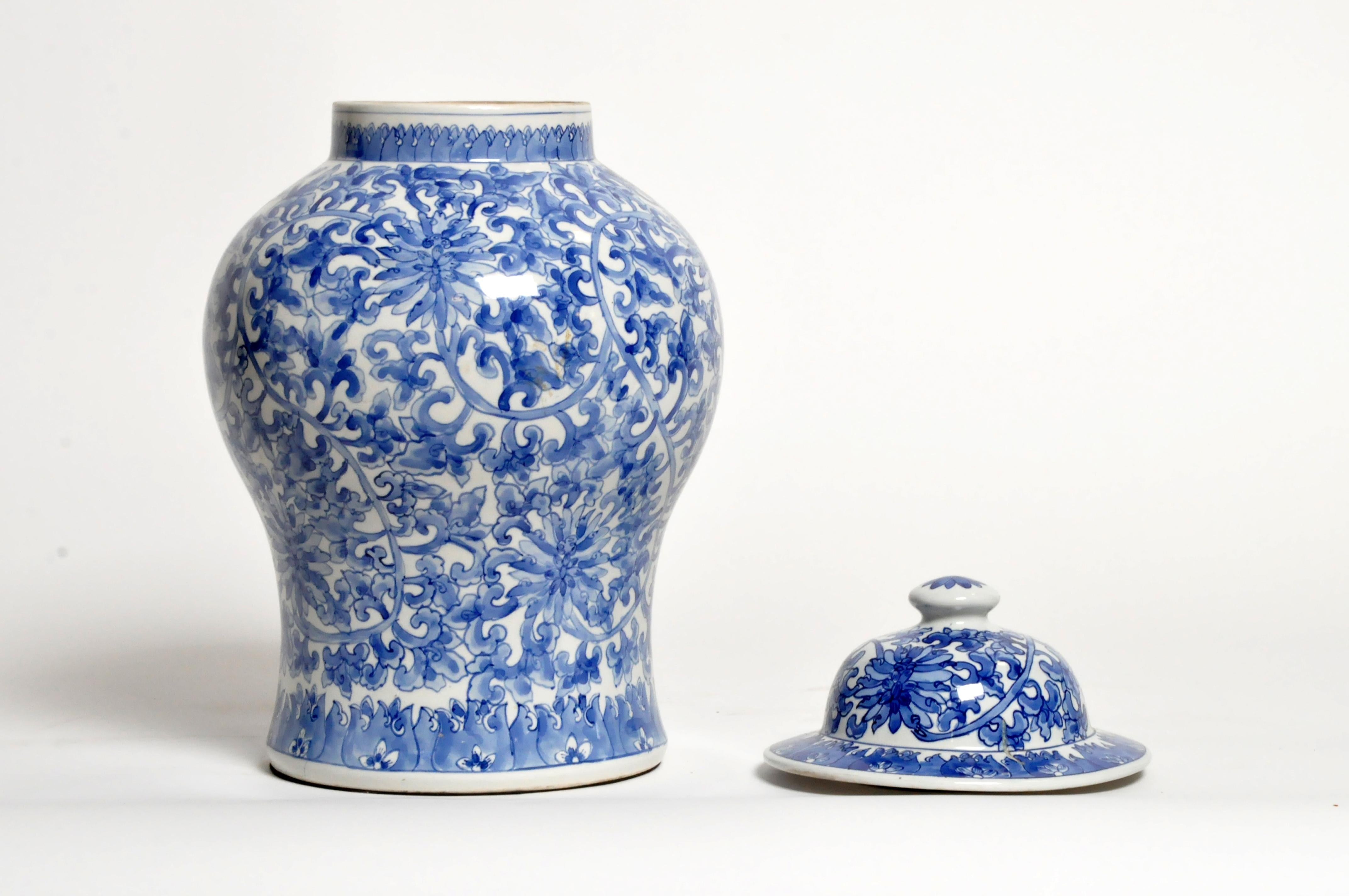 Chinese Blue and White Porcelain Jar with Lid 3
