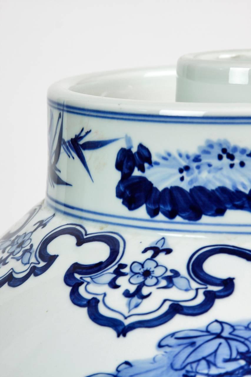 Chinese Blue and White Porcelain Jardinière or Planter In Good Condition In Rio Vista, CA