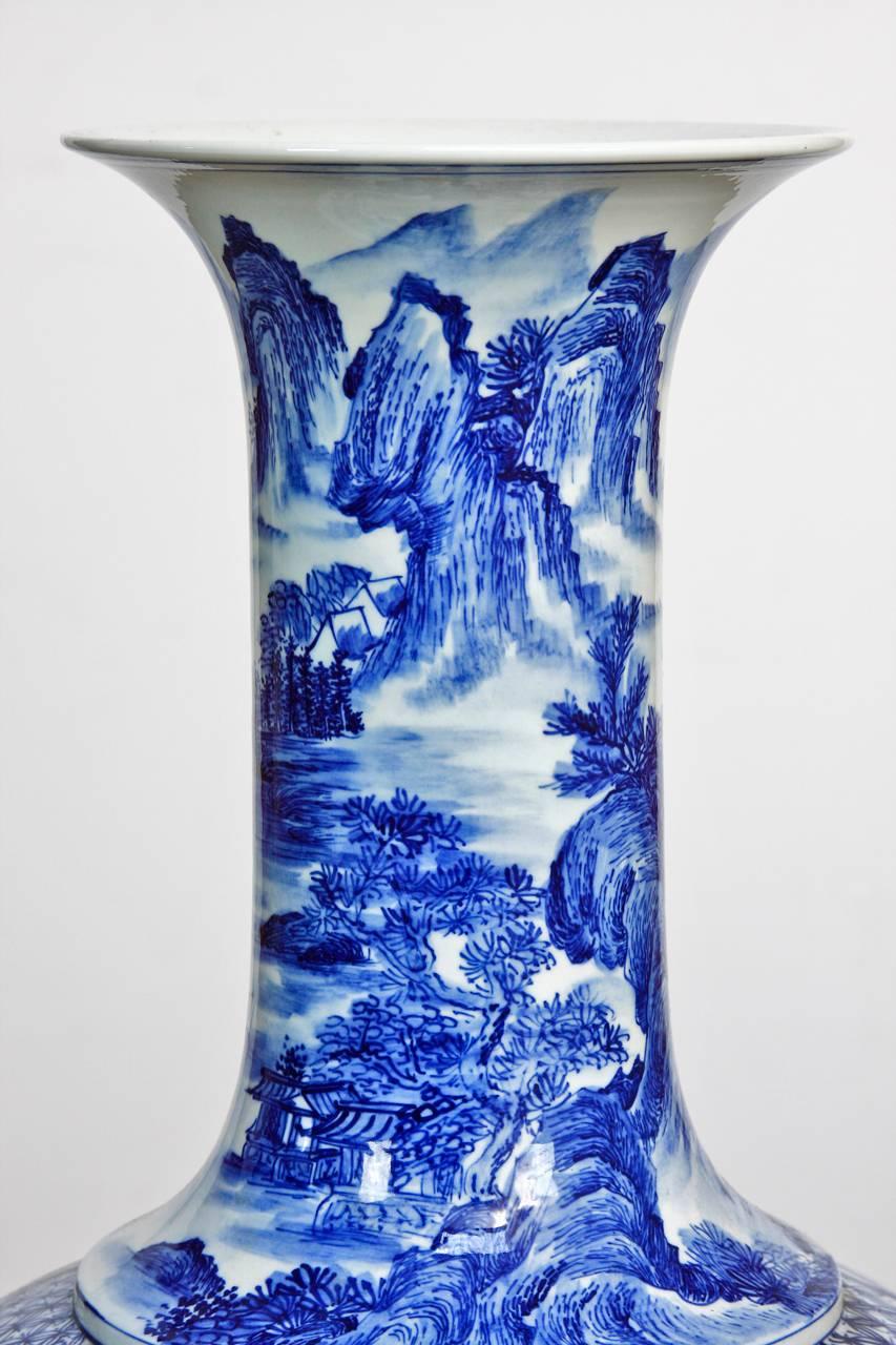 Chinese Blue and White Porcelain Jingdezhen Landscape Vase In Excellent Condition In Rio Vista, CA