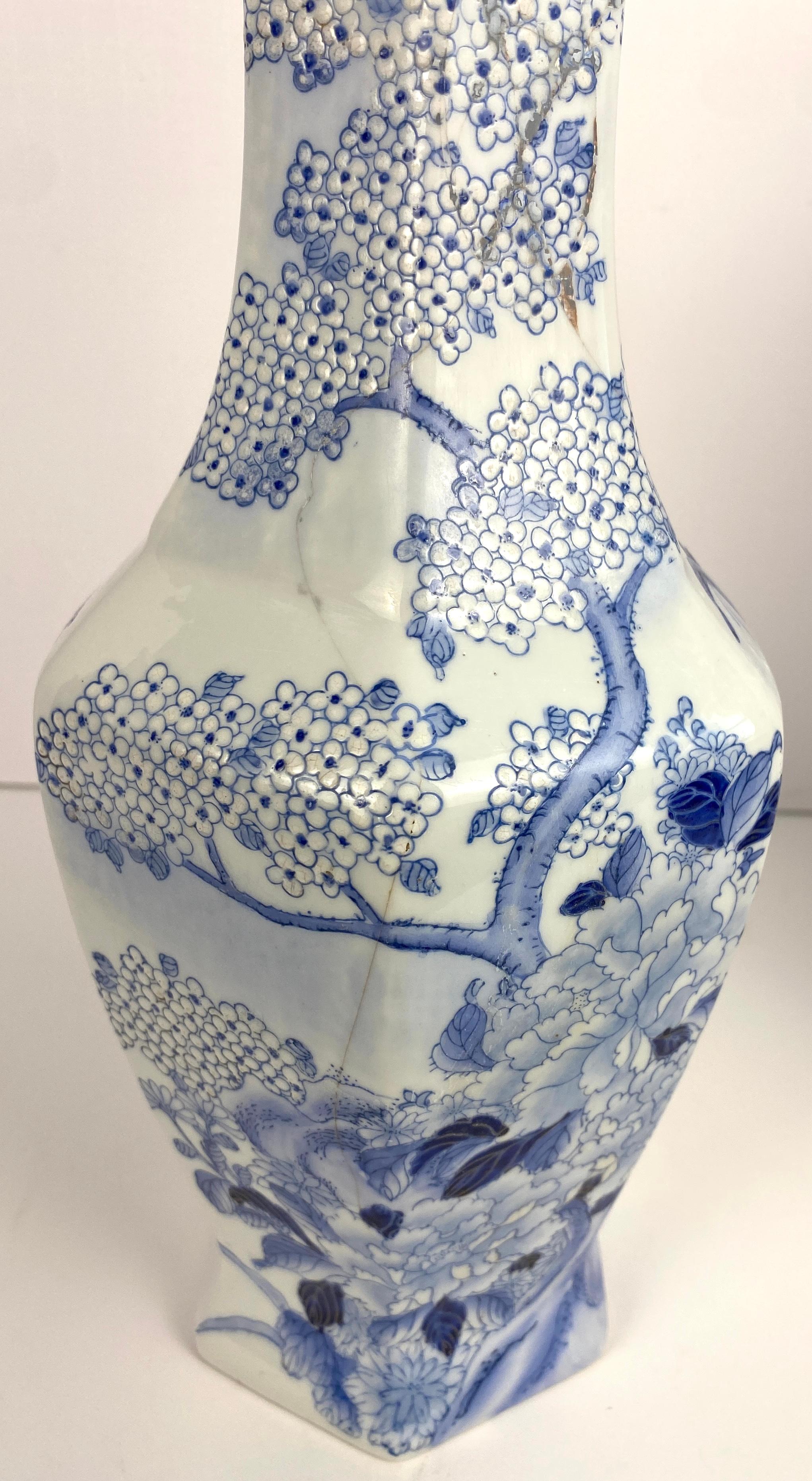 Chinesisches Blau-Weiß-Porzellan Jingdezhen-Landschaftsvasen im Zustand „Gut“ im Angebot in Miami, FL