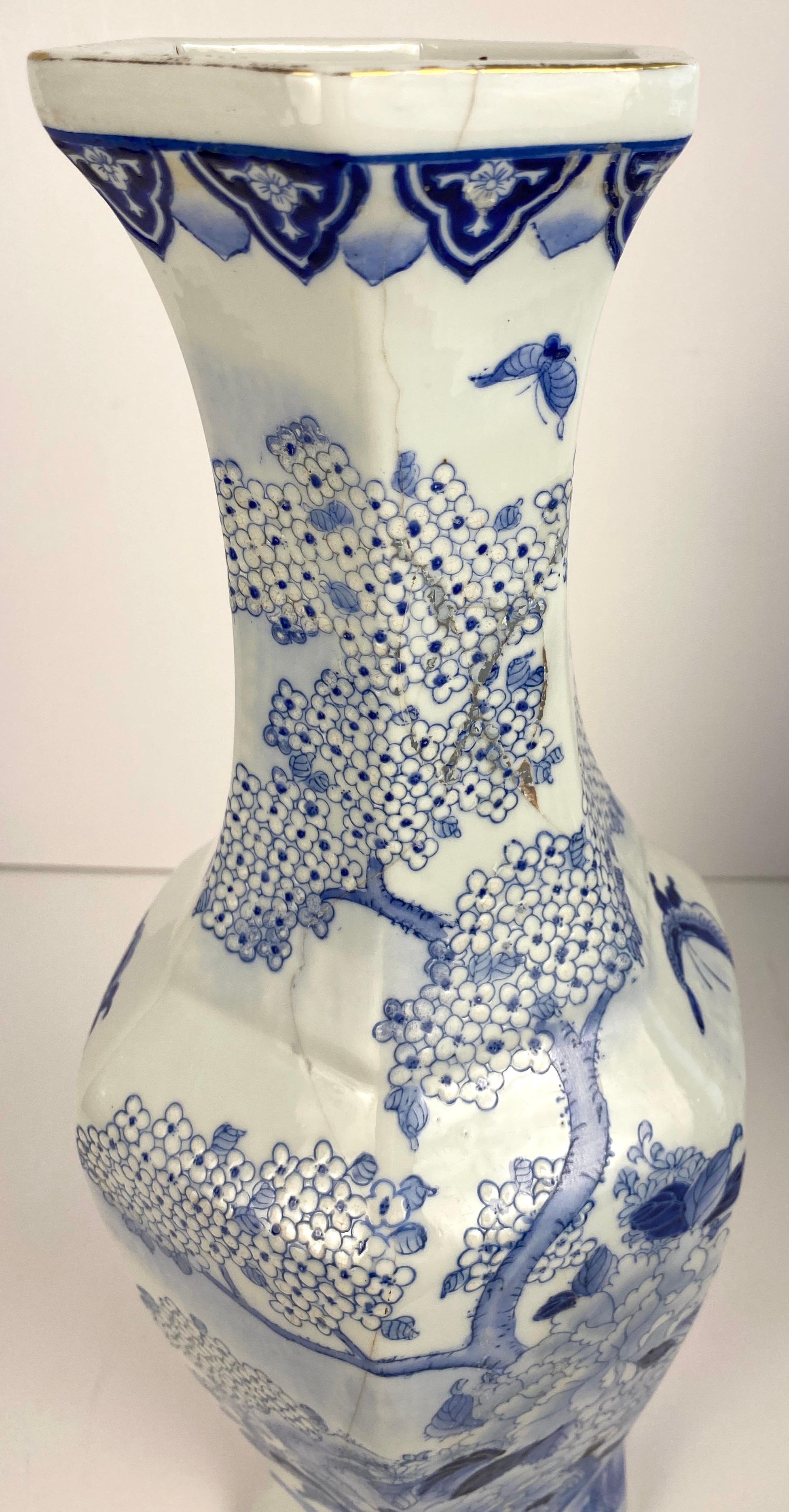Chinesisches Blau-Weiß-Porzellan Jingdezhen-Landschaftsvasen (20. Jahrhundert) im Angebot