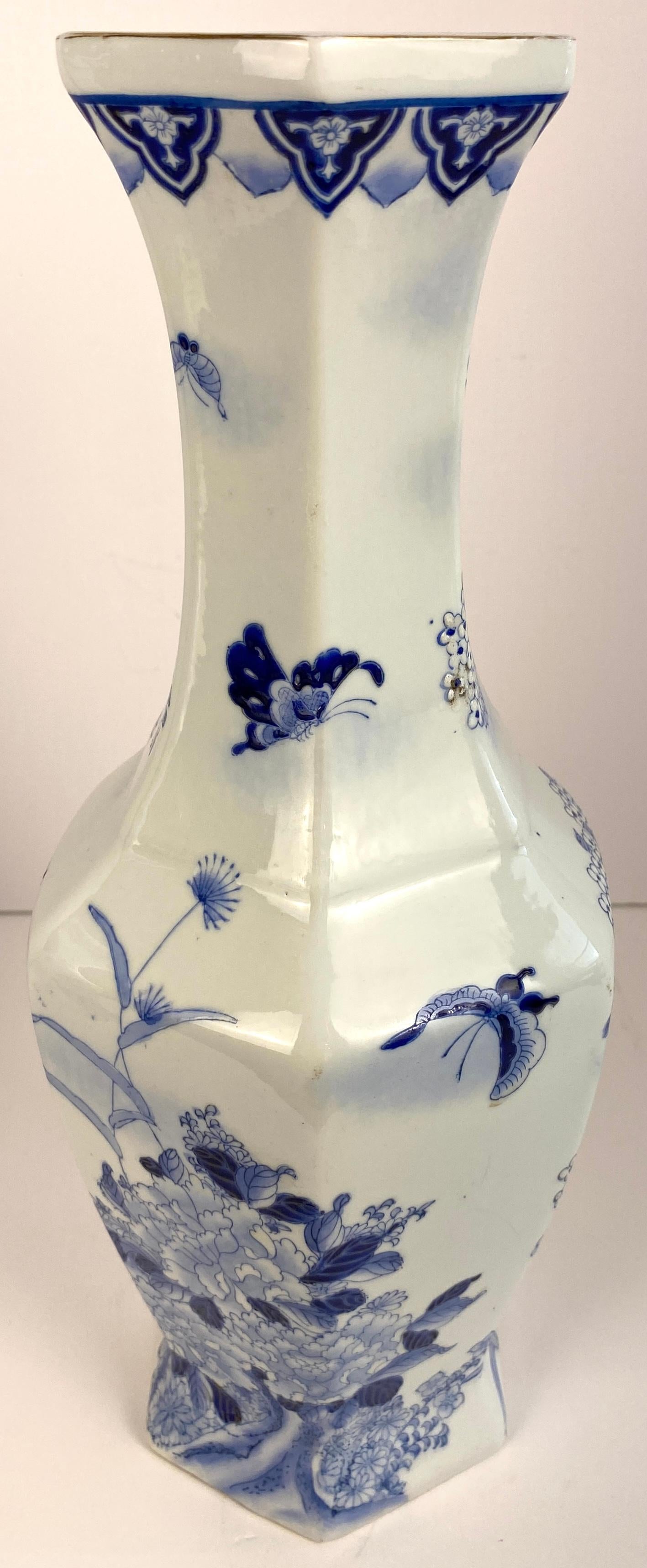 Chinesisches Blau-Weiß-Porzellan Jingdezhen-Landschaftsvasen im Angebot 3