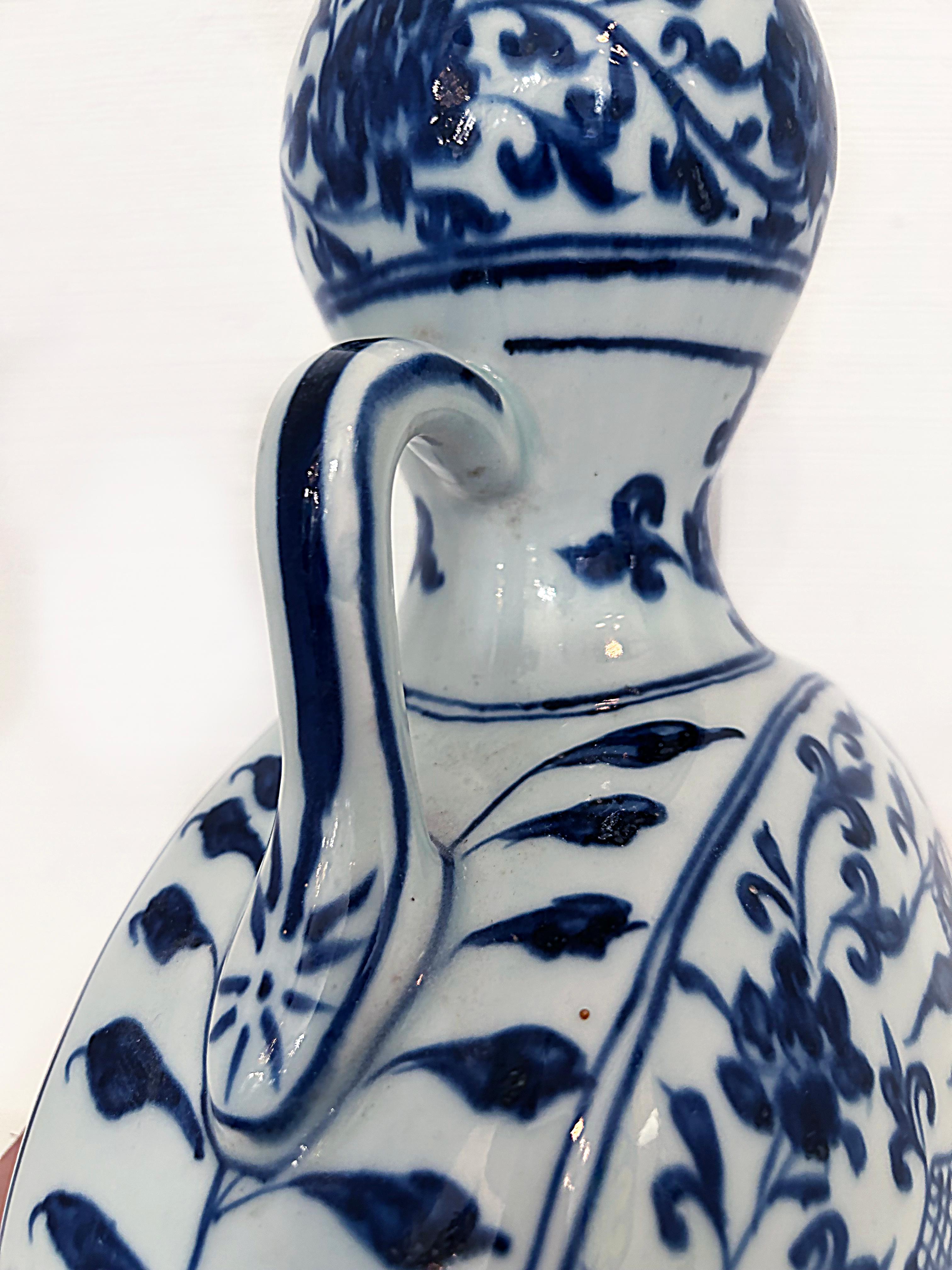 Chinese Blue and White Porcelain Phoenix Bird Vase with Handles 2