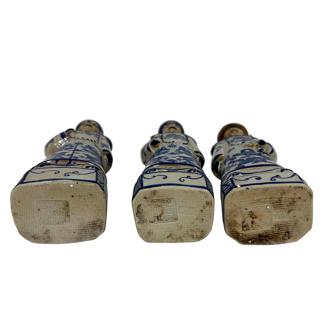 Chinese Blue and White Porcelain Qing Emperor King Figures set For Sale 7