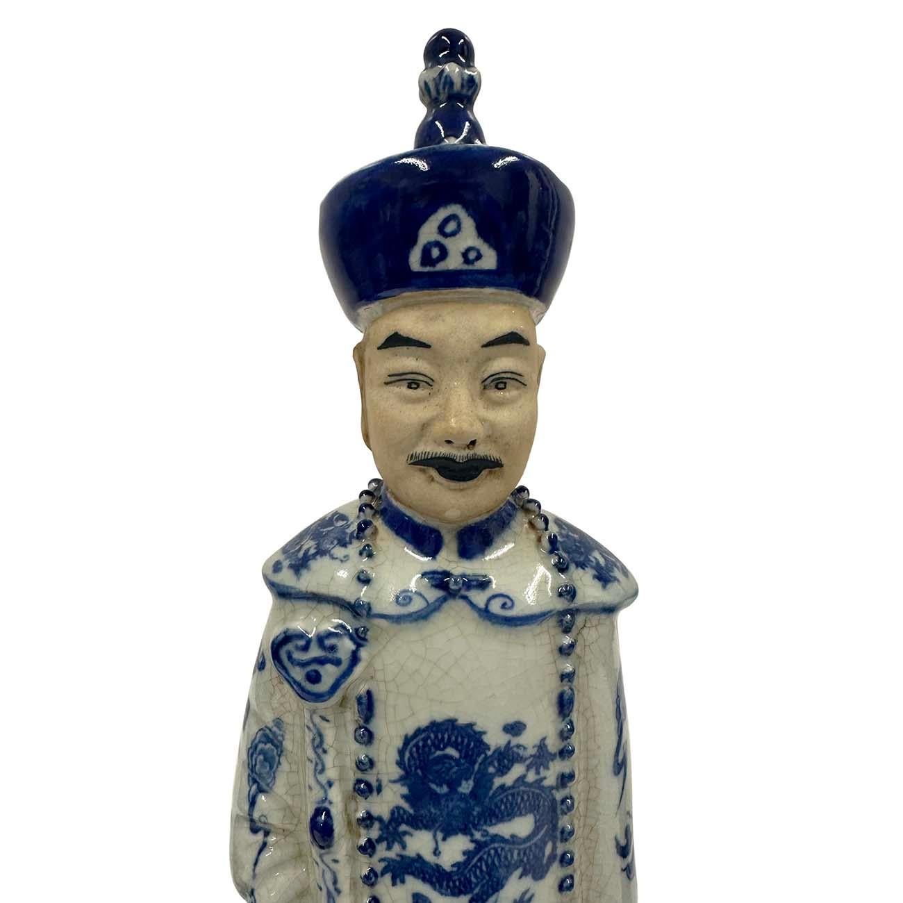 20th Century Chinese Blue and White Porcelain Qing Emperor King Figures set For Sale