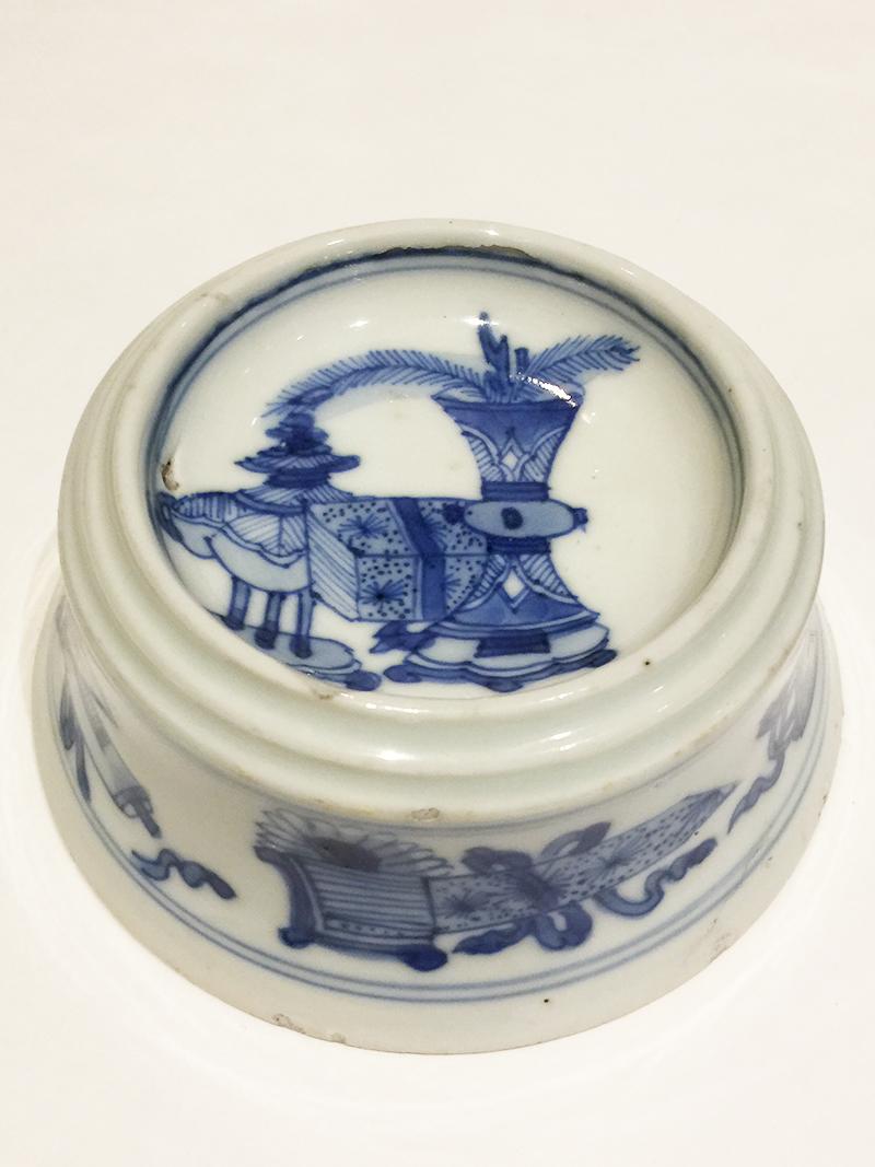 Chinesische Salzstreuer aus blauem und weißem Porzellan, Kangxi im Angebot 3