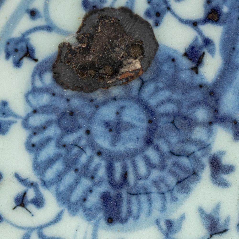 Qing Bol peu profond en porcelaine chinoise bleue et blanche en vente