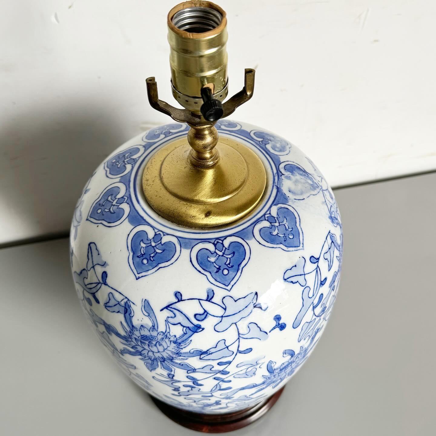 Chinese Blue and White Porcelain Table Lamp In Good Condition In Delray Beach, FL