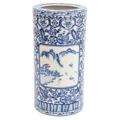 Paragüero chino de porcelana azul y blanca
