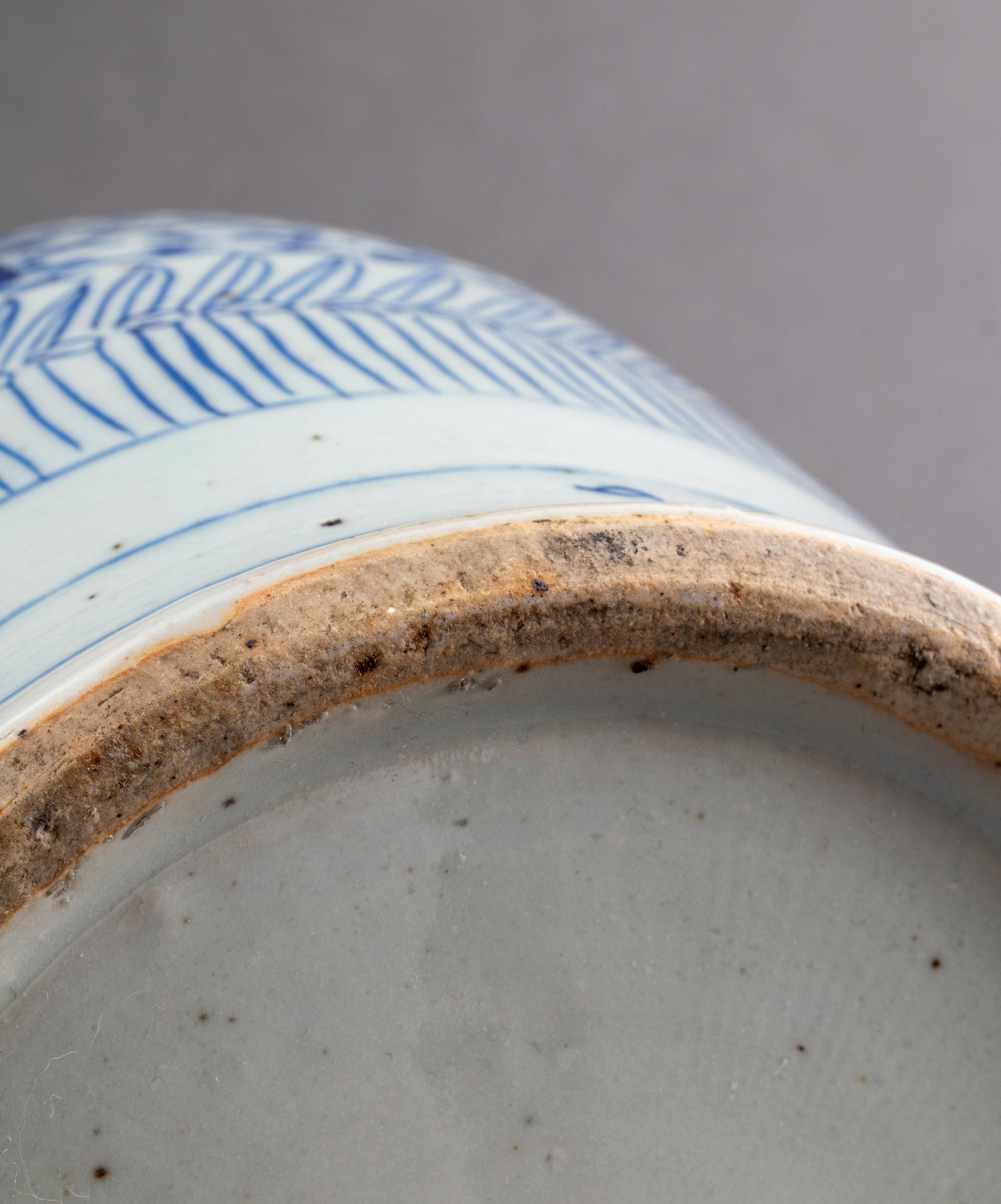 Chinesische Vase aus blauem und weißem Porzellan im Angebot 5