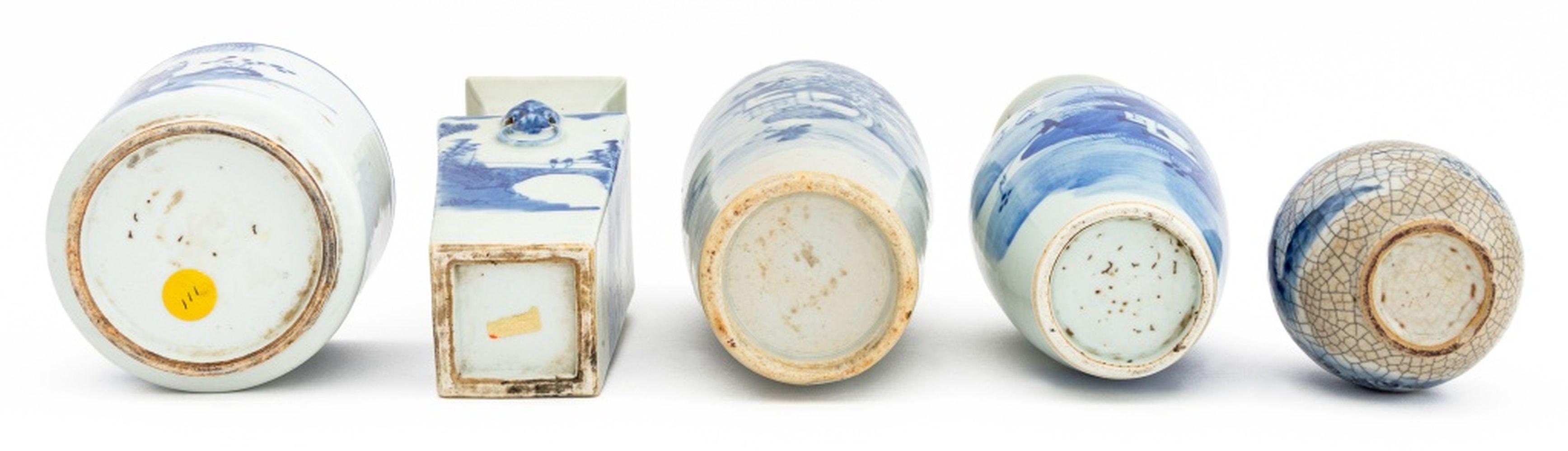 Chinese Blue and White Porcelain Vessels, 5 (Qing-Dynastie) im Angebot
