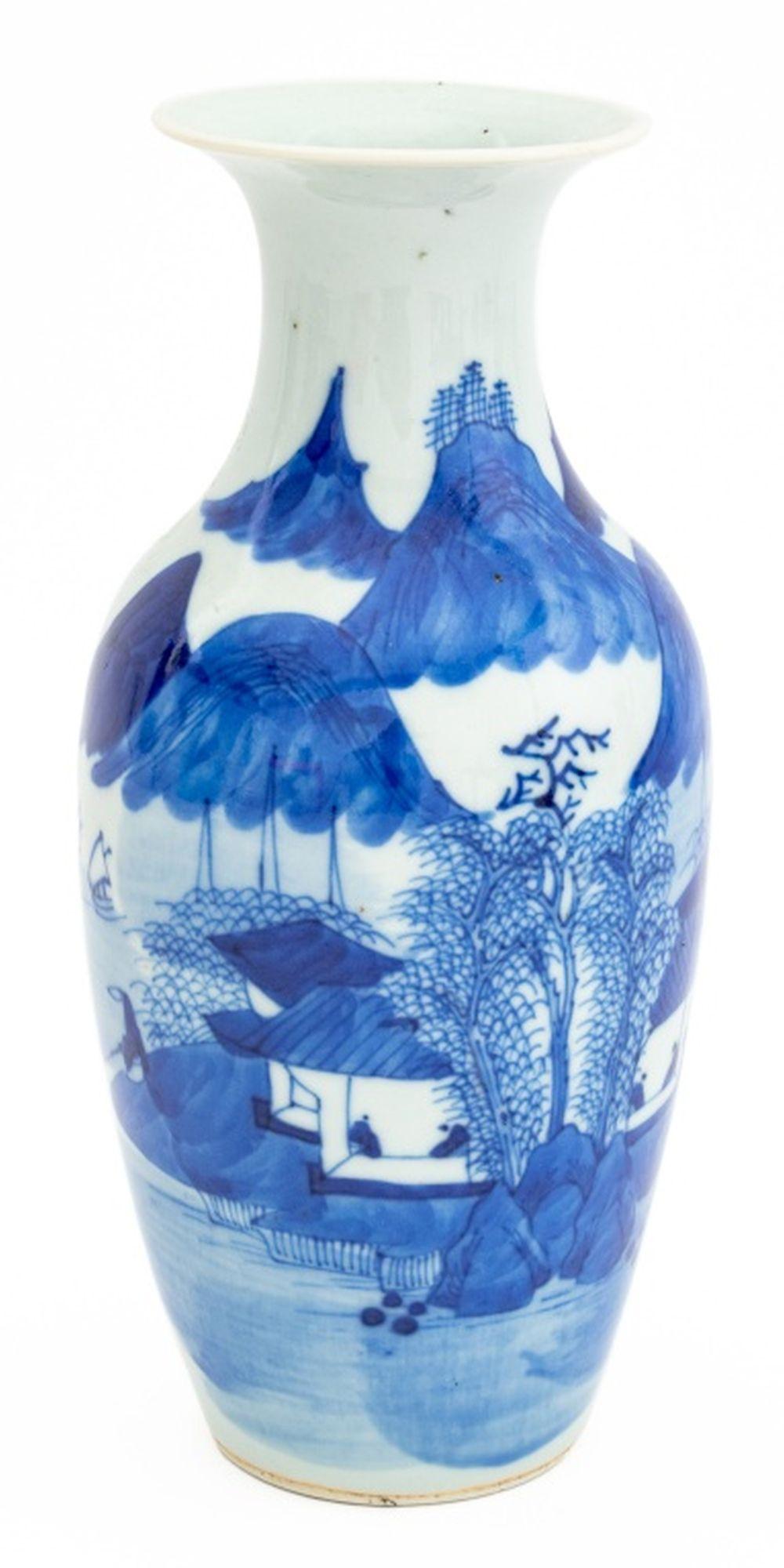 Chinese Blue and White Porcelain Vessels, 5 im Zustand „Gut“ im Angebot in Astoria, NY
