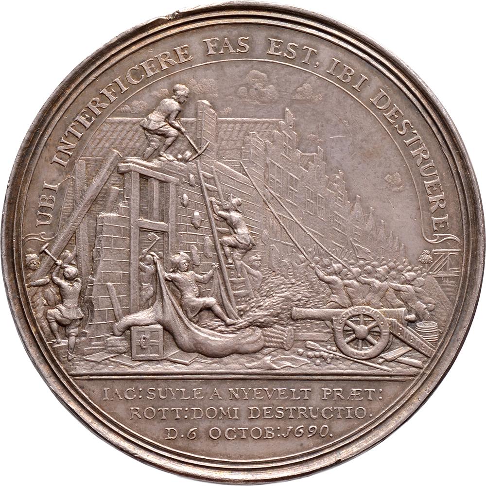 Assiette Riots Rotterdam bleue et blanche, période Kangxi avec médaille d'argent Bon état - En vente à UTRECHT, UT