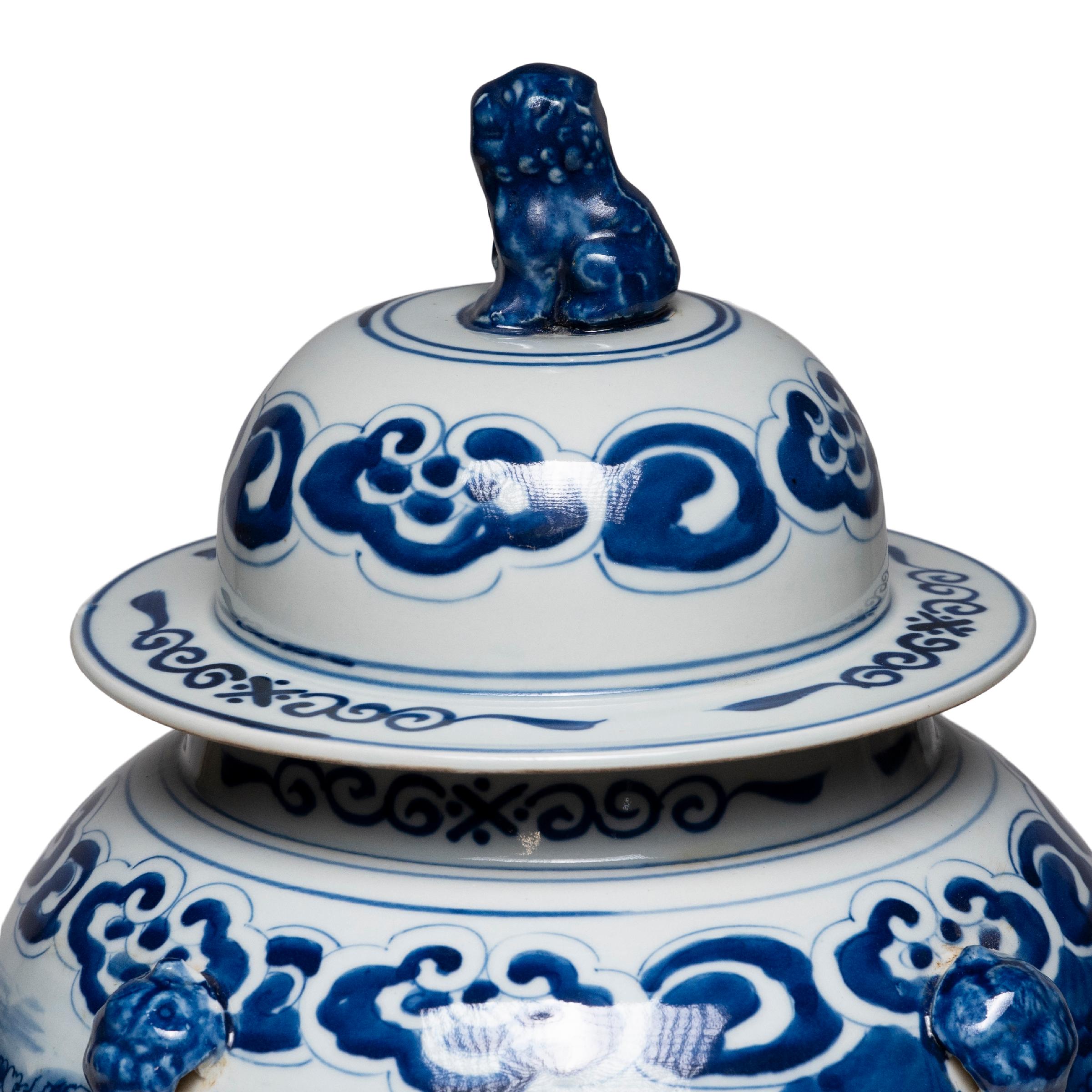 Chinese Blue and White Ruyi Baluster Jar For Sale 1