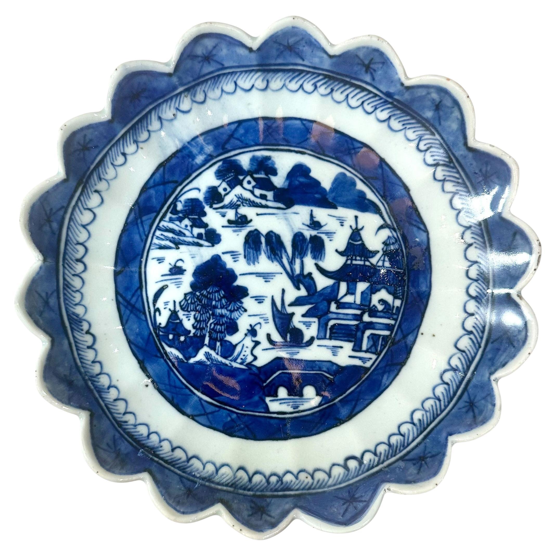 Chinese Blue and White Scalloped Edge Plate, Circa 1820–1830 For Sale
