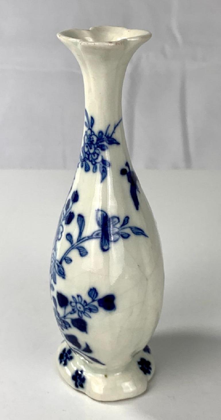 Antique Chinese Porcelain Blue and White Small Vase  In Excellent Condition In Katonah, NY