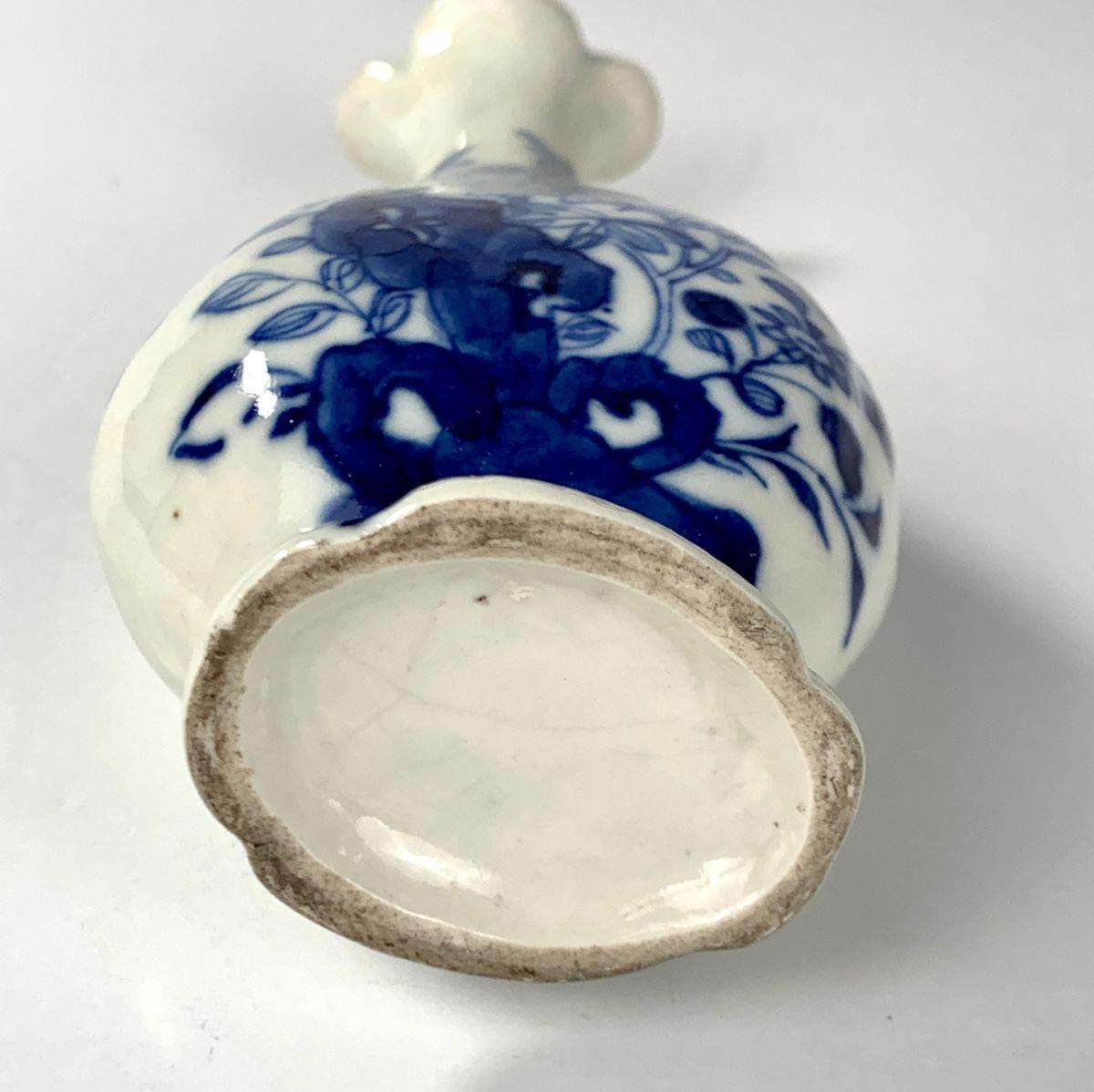 18th Century Antique Chinese Porcelain Blue and White Small Vase 