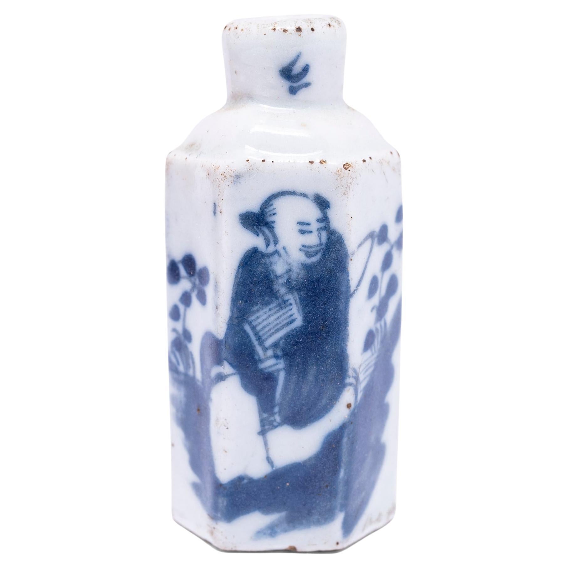 Chinese Blue and White Snuff Bottle, circa 1900 For Sale
