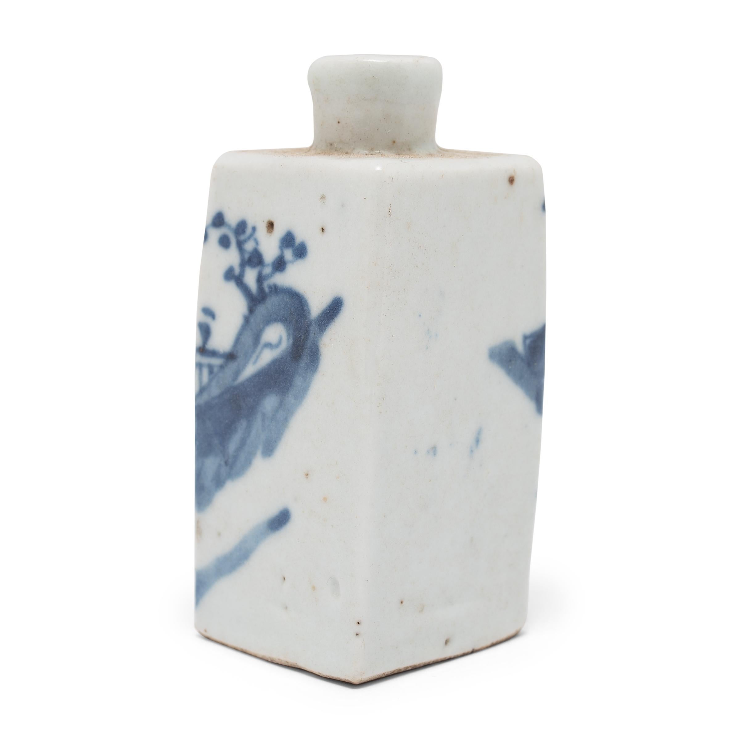 Chinese Export Chinese Blue and White Snuff Bottle For Sale