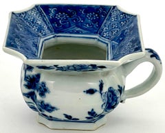 Chinese Blue and White Spittoon, Qing Dynasty, Kangxi Period