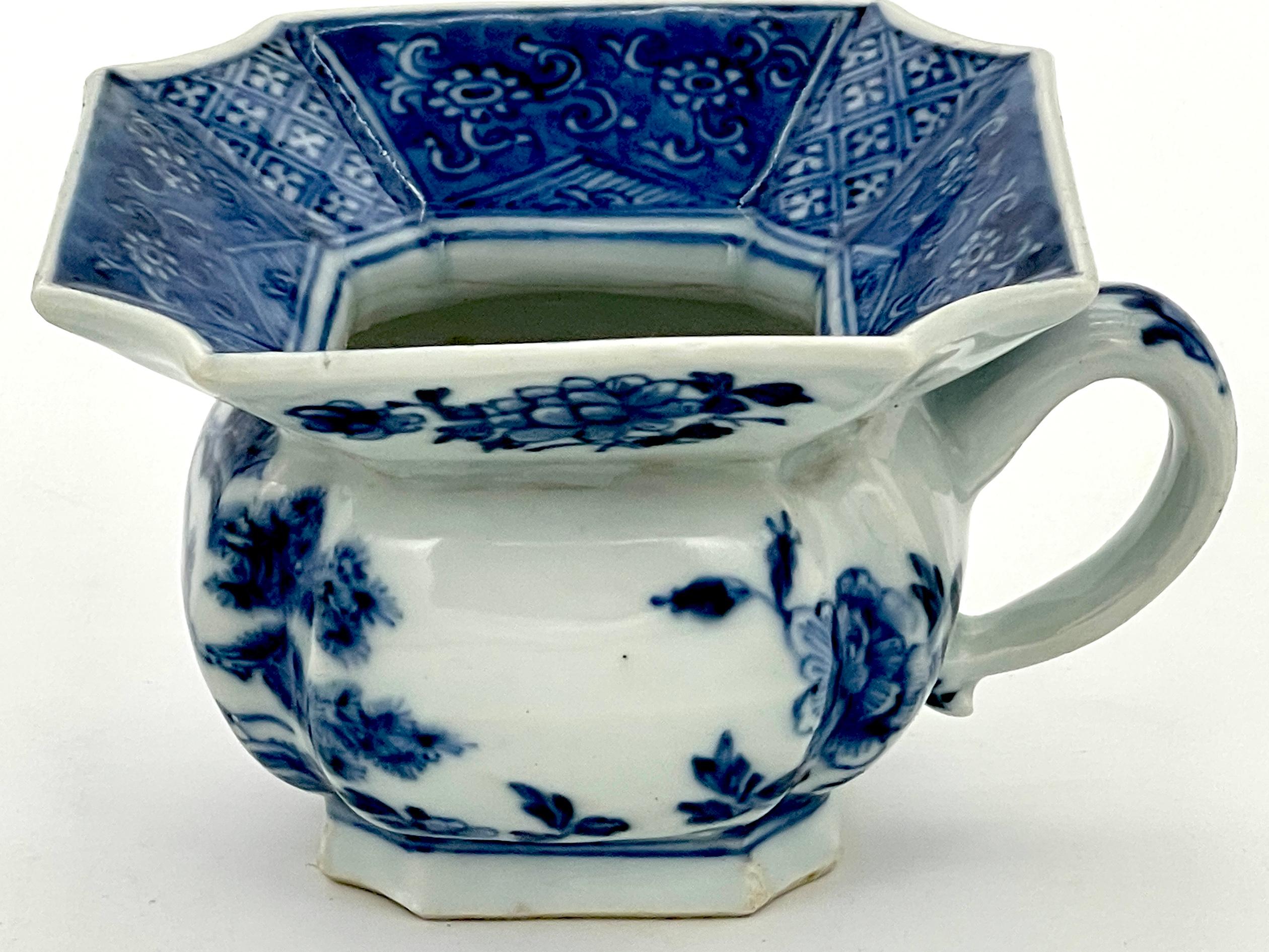 Hand-Painted Chinese Blue and White Spittoon, Qing Dynasty, Kangxi Period For Sale