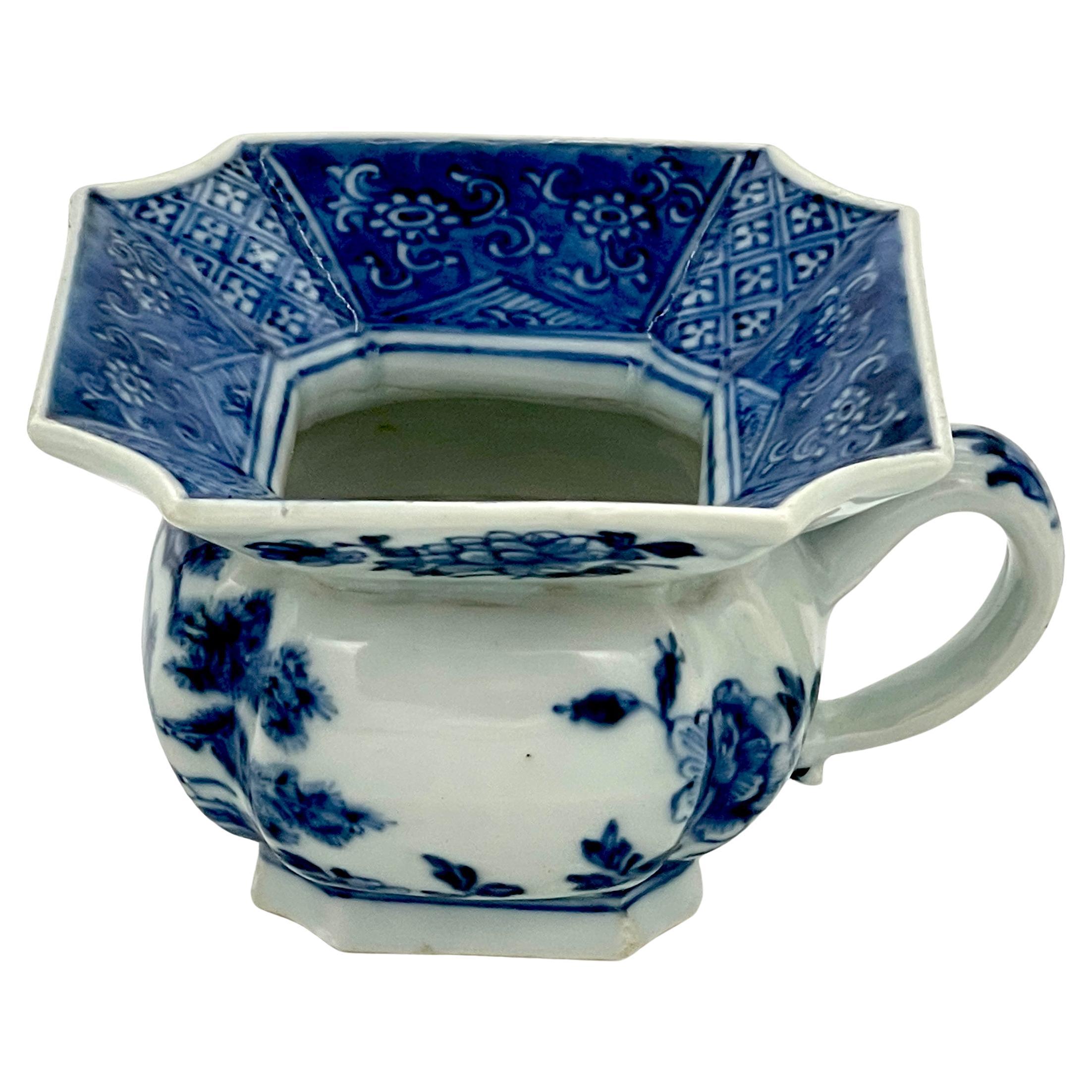 Chinese Blue and White Spittoon, Qing Dynasty, Kangxi Period