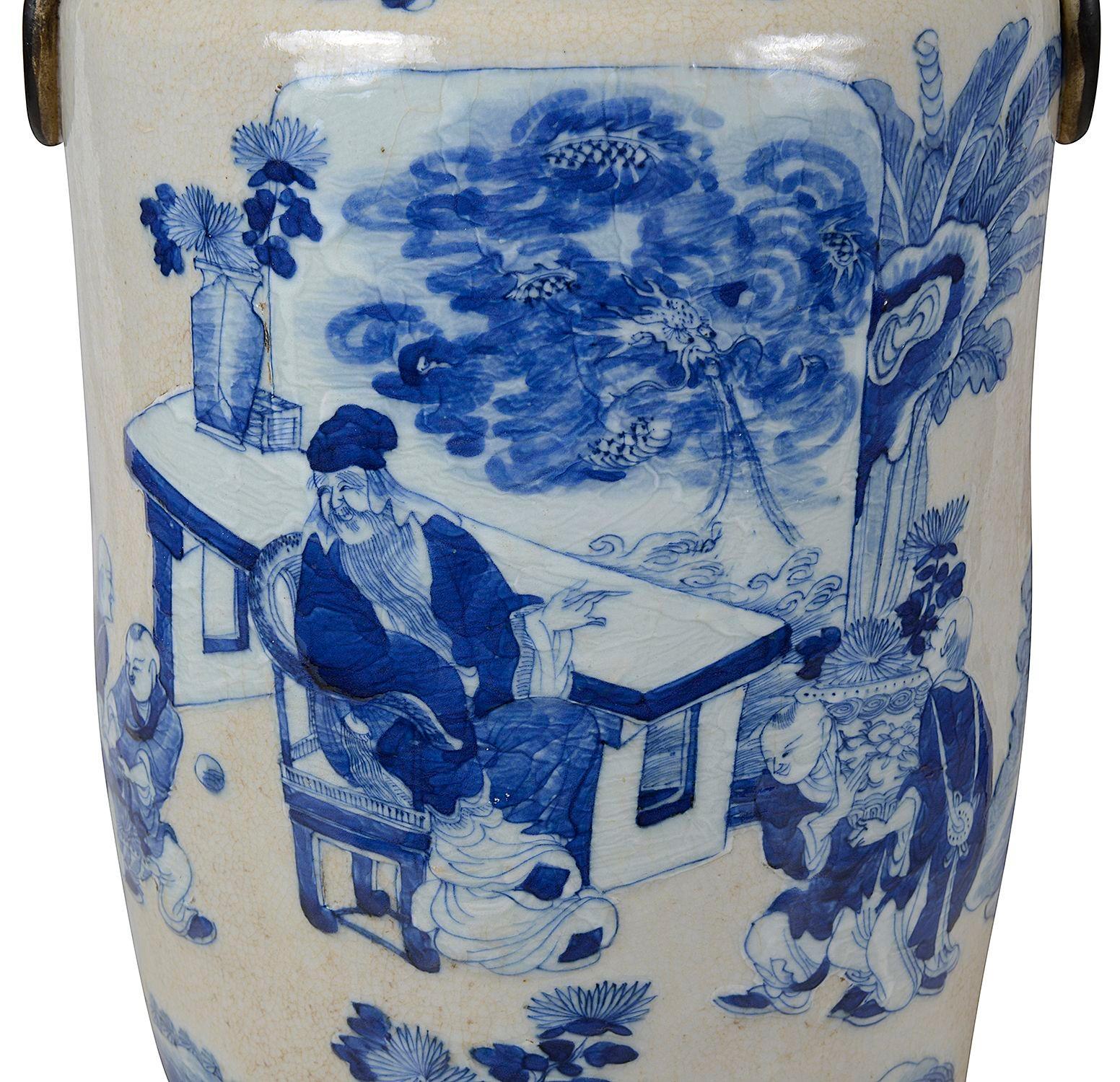 Cinese Vaso/lampada cinese in bianco e blu, XIX secolo. in vendita