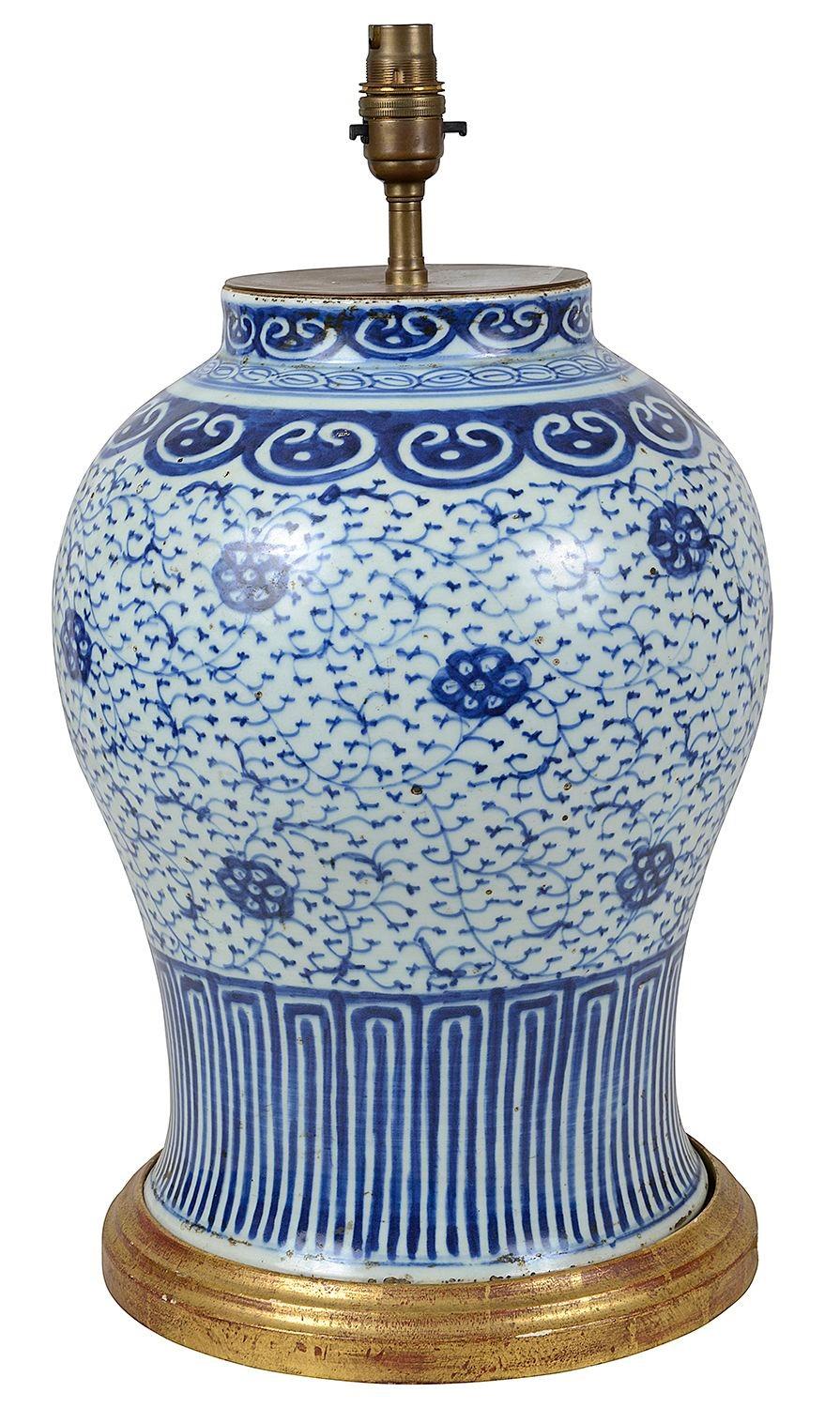 Jarrón / lámpara chino azul y blanco, S. XIX. Exportación china en venta