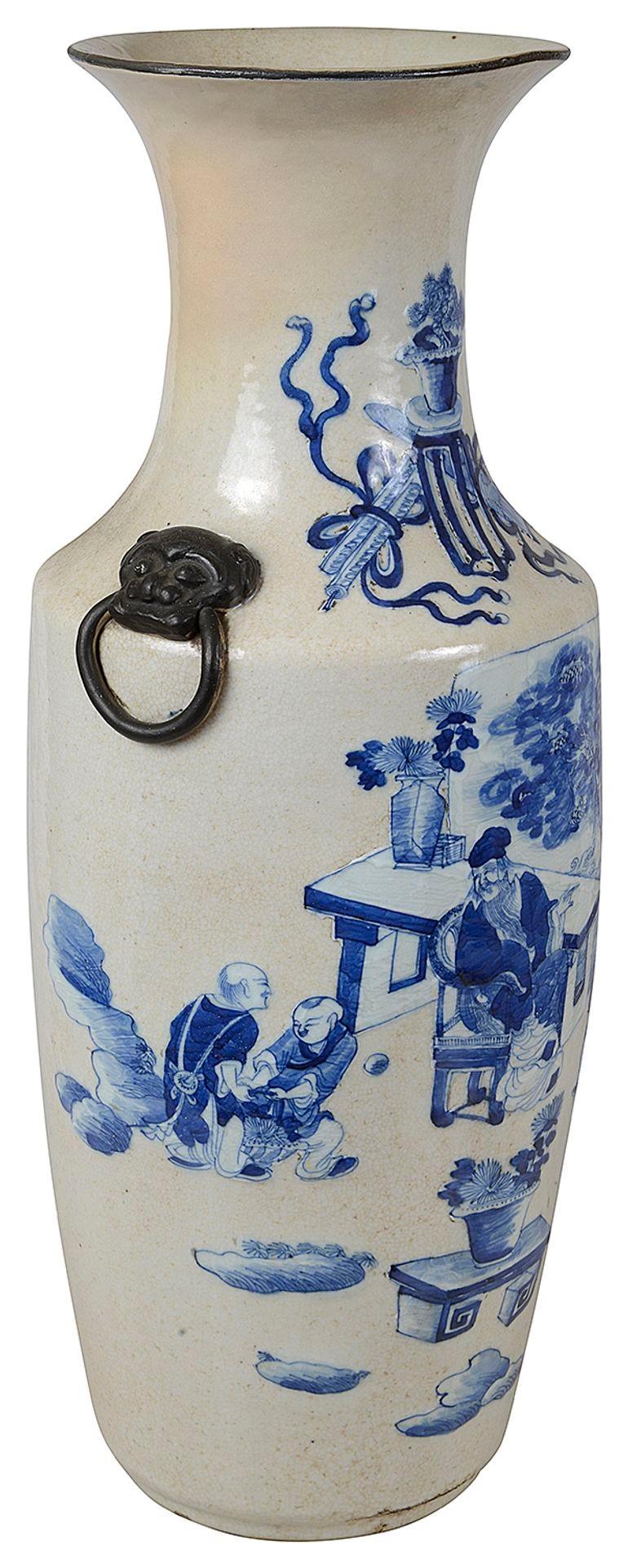 Dipinto a mano Vaso/lampada cinese in bianco e blu, XIX secolo. in vendita