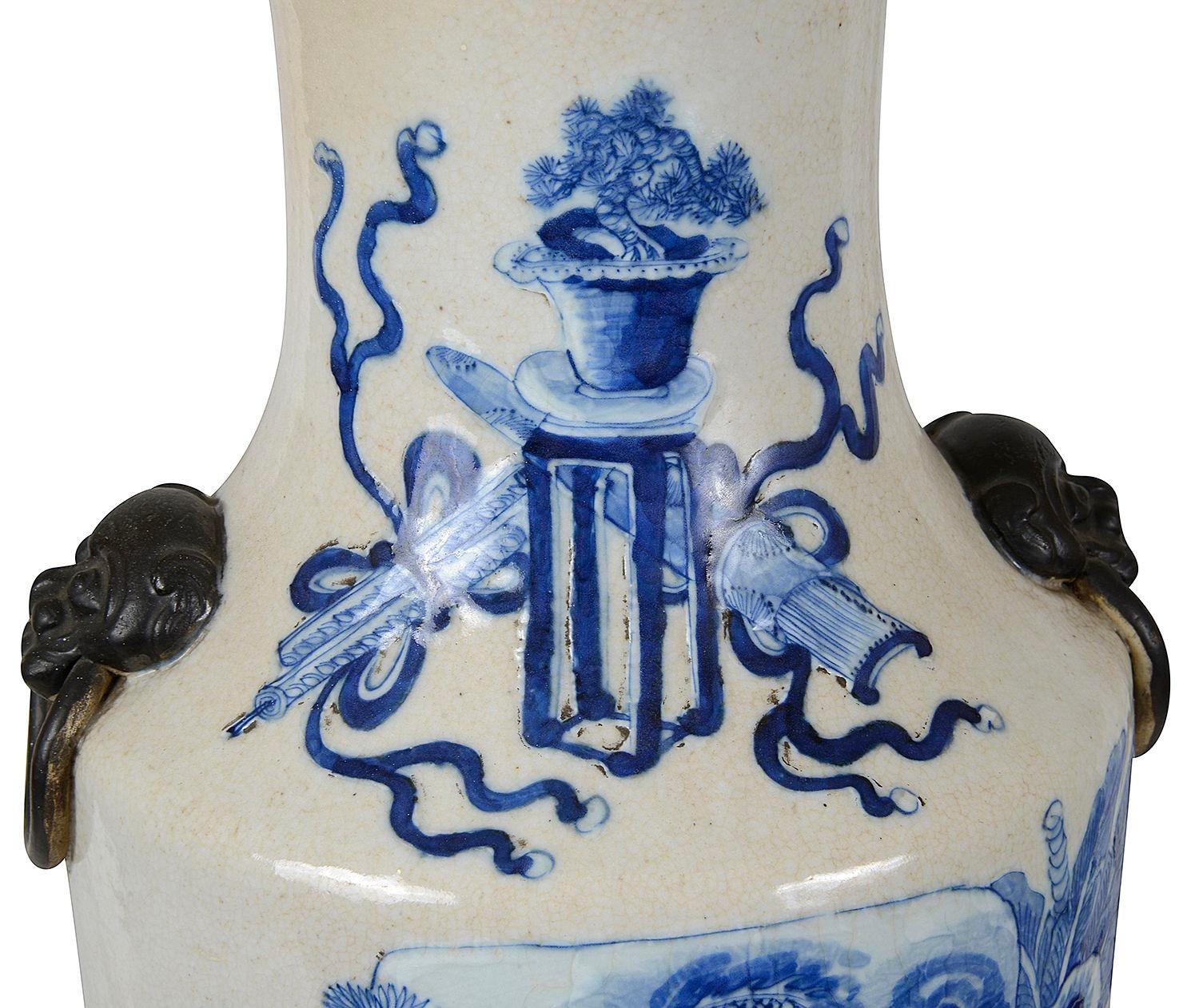 Vaso/lampada cinese in bianco e blu, XIX secolo. in vendita 1