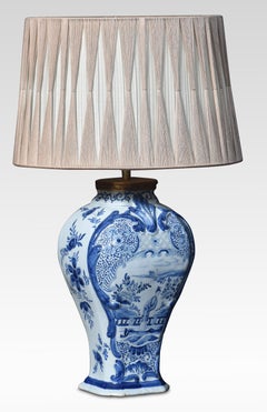 Chinese blue and white vase lamp