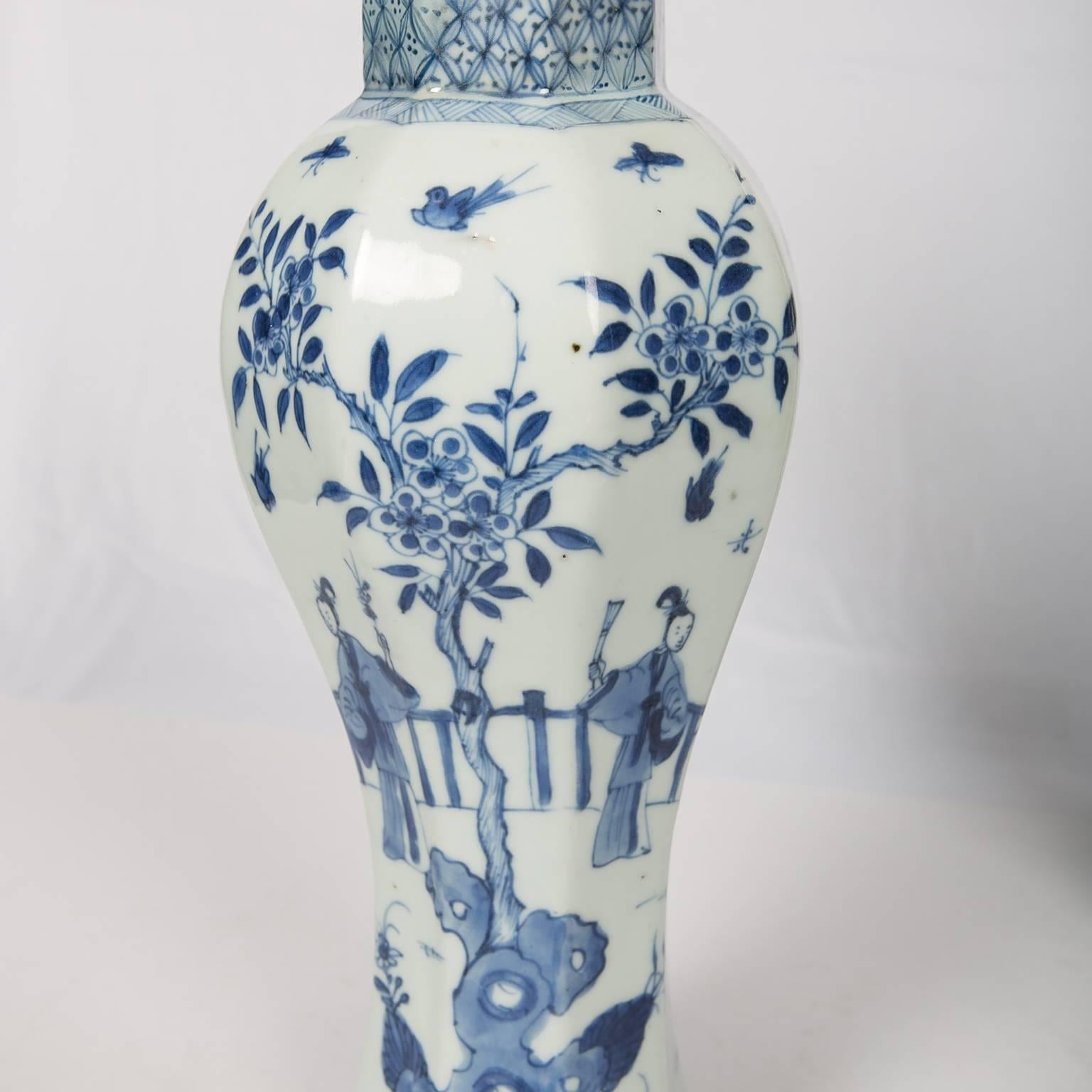 Chinese Blue and White Vases with Elegant Ladies In Good Condition In Katonah, NY