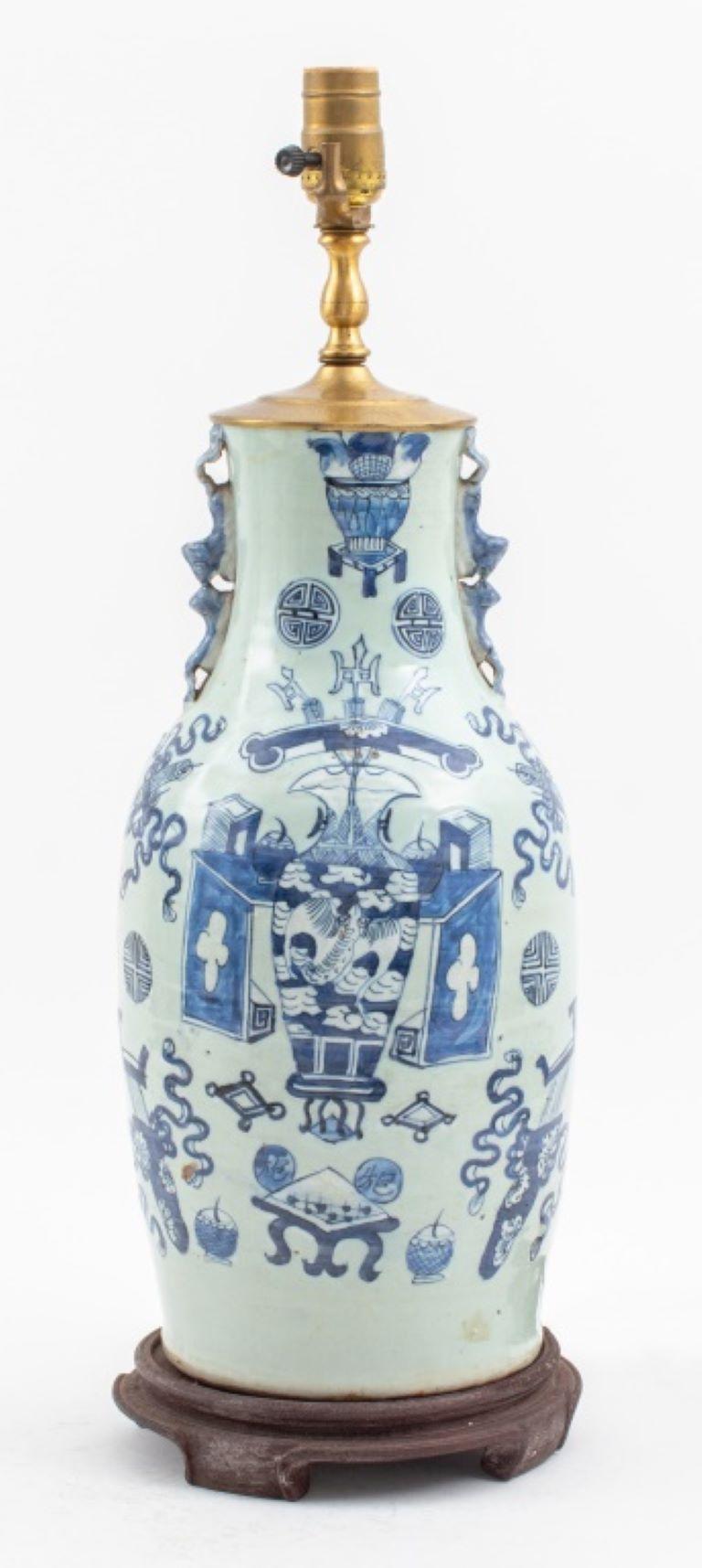 Chinesische blaue Celadon-Porzellanvase-Lampe, montiert