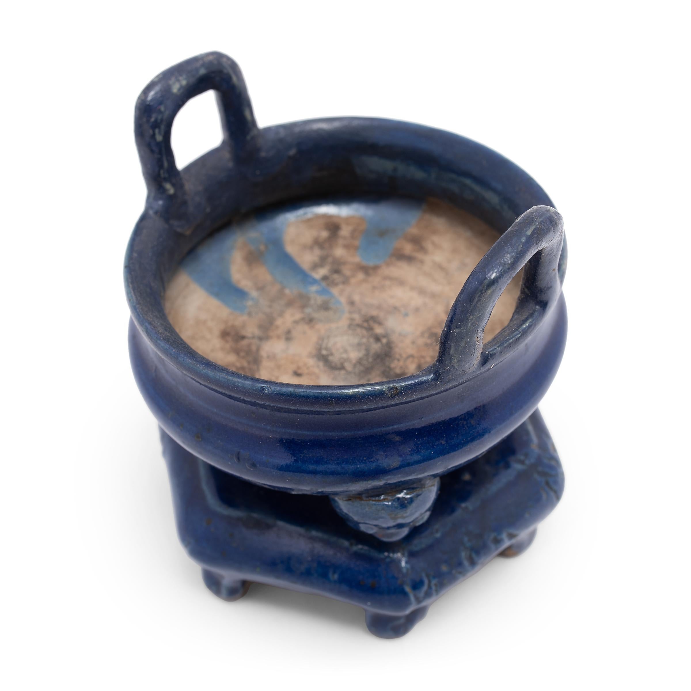 Chinese Blue Glazed Tripod Censer In Good Condition For Sale In Chicago, IL