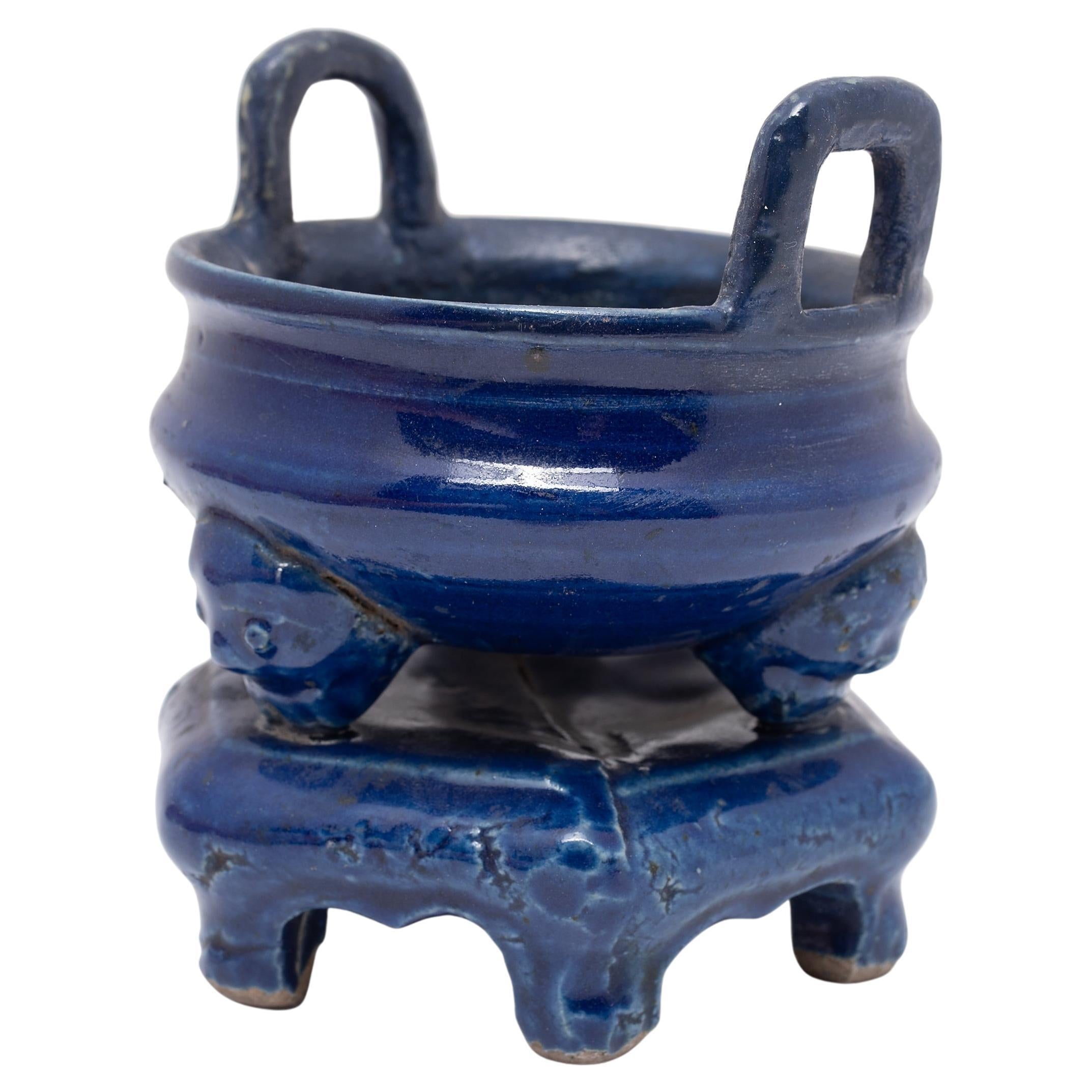 Encensoir tripode chinois émaillé bleu
