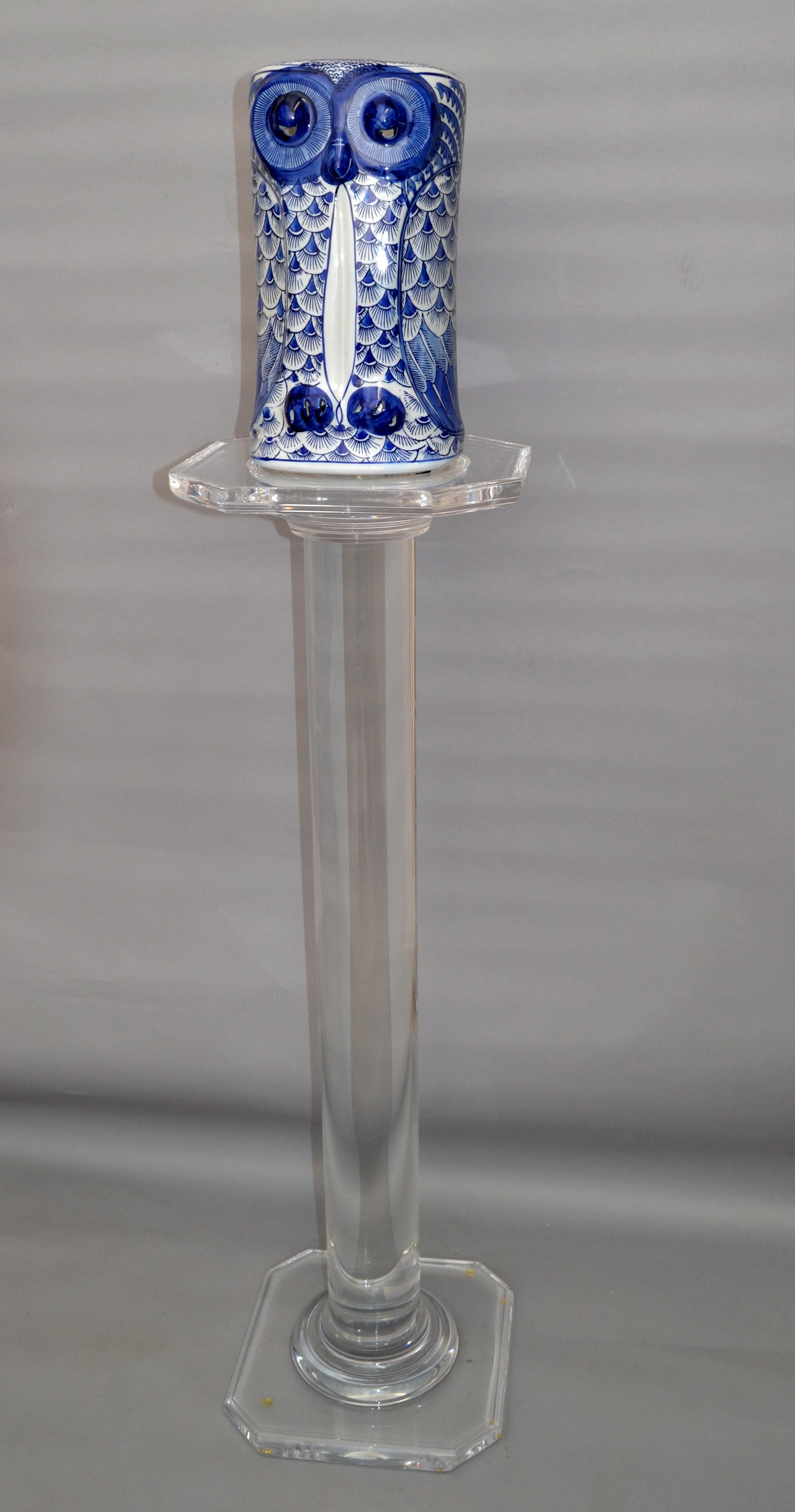 Poterie chinoise bleue grise en céramique hibou Vase Umbrella Stand en vente 2