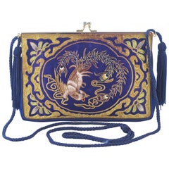 Chinesische Abendtasche aus blauer Seide mit besticktem Hahnenmuster, um 1930er Jahre