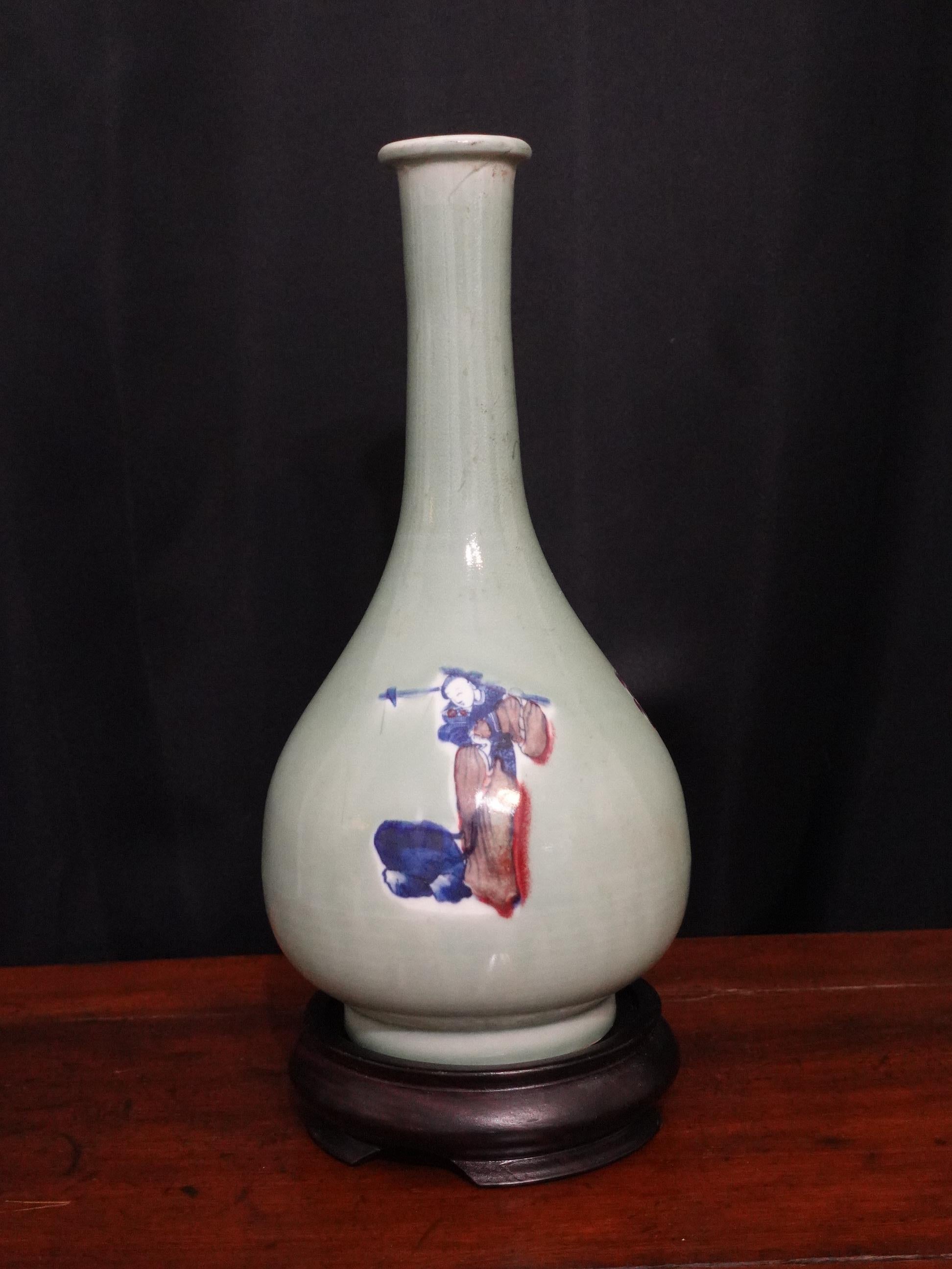 Qing Chinese Blue White and Red Under-Glazed Long Neck Vase with Hardwood Stand For Sale
