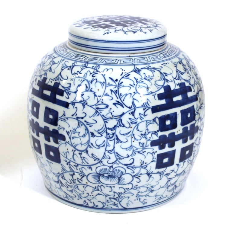 Chinese Export Chinese Blue and White Ceramic Ginger Jar For Sale