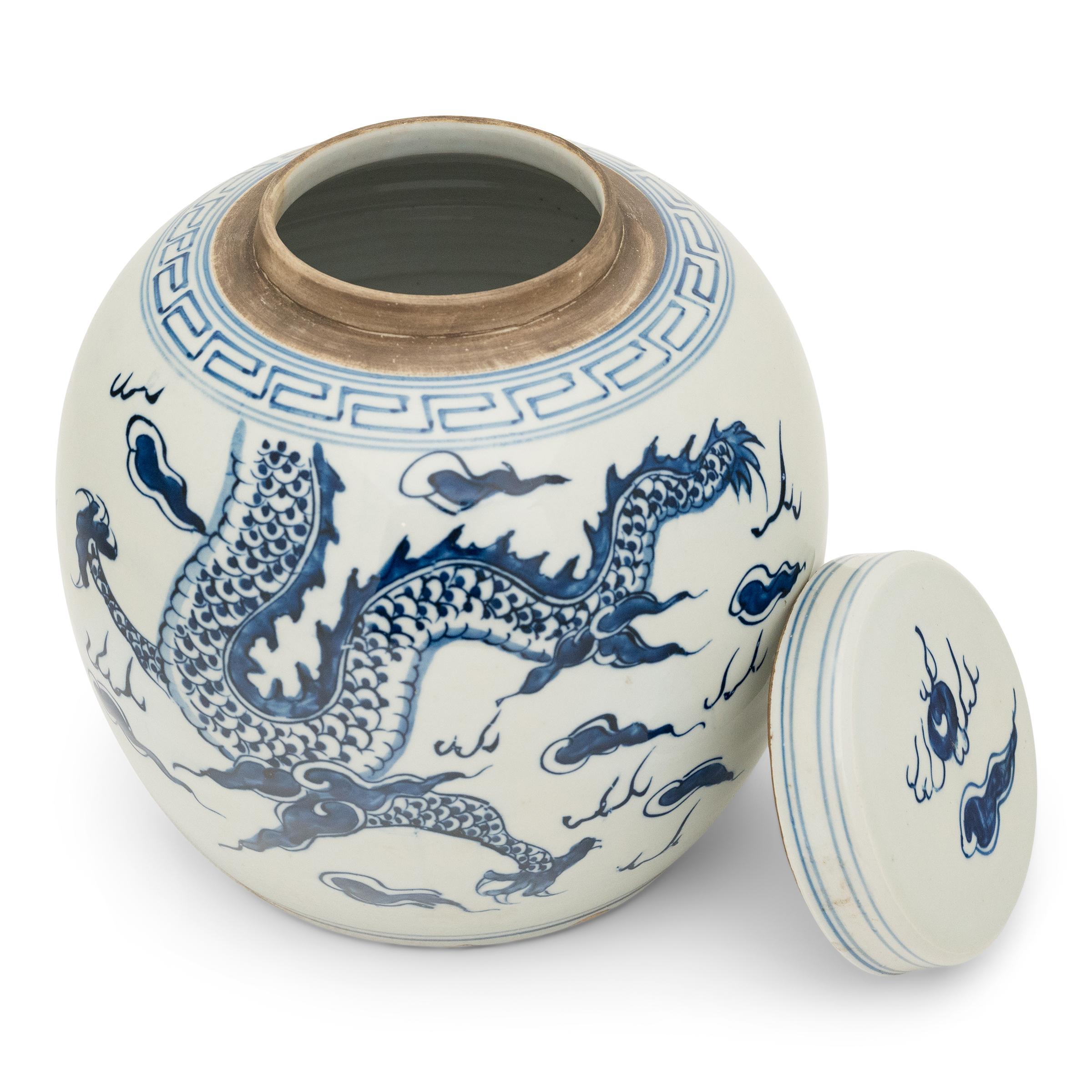 Vernissé JAR chinois avec dragon bleu et blanc en vente